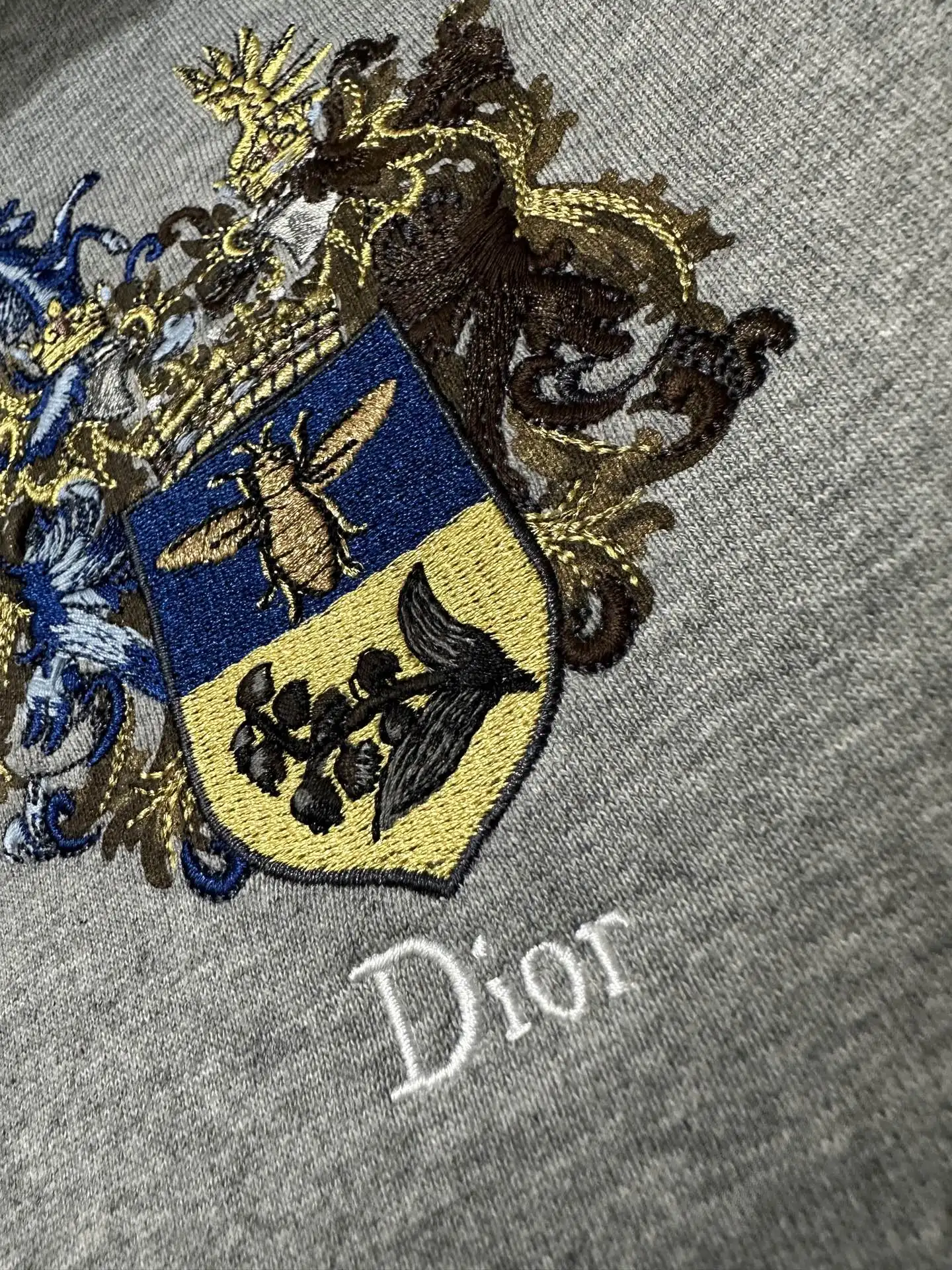 Embroidered Crest Logo Cotton Hoodie D29018906 — view 8