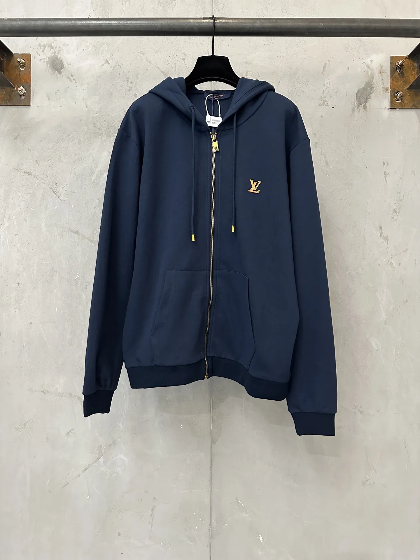 Logo-Embroidered Zip-Up Hoodie D29023116