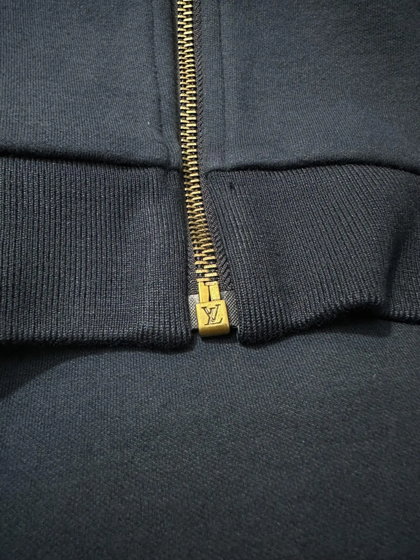 Logo-Embroidered Zip-Up Hoodie D29023116 — view 10