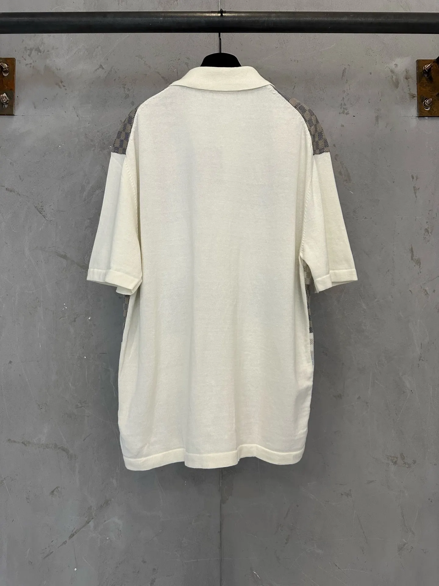 Short Sleeve Top White D29011905 — view 2