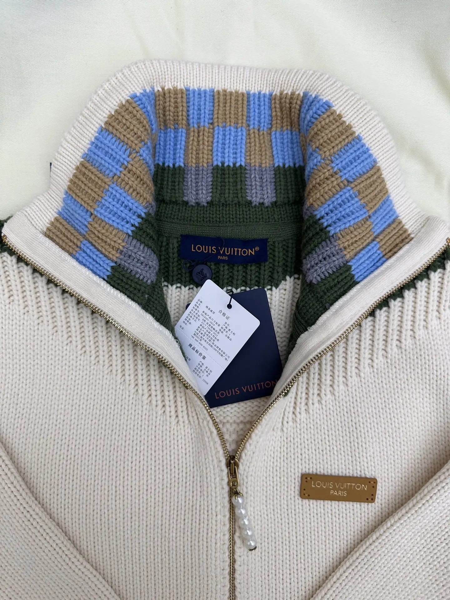Contrast Collar Cashmere-Blend Zip-Up Cardigan D29515986 — view 5