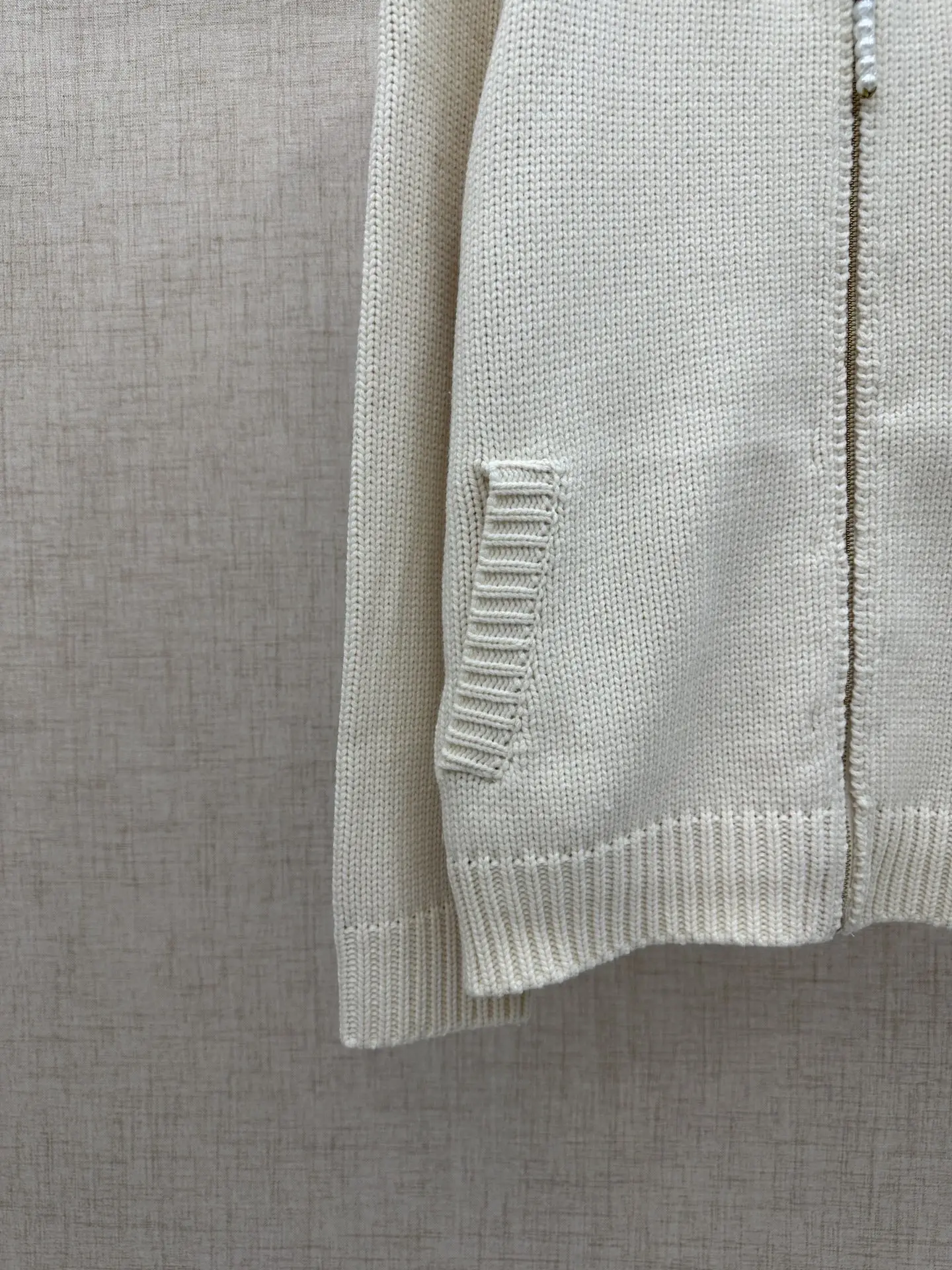 Contrast Collar Cashmere-Blend Zip-Up Cardigan D29515986 — view 6
