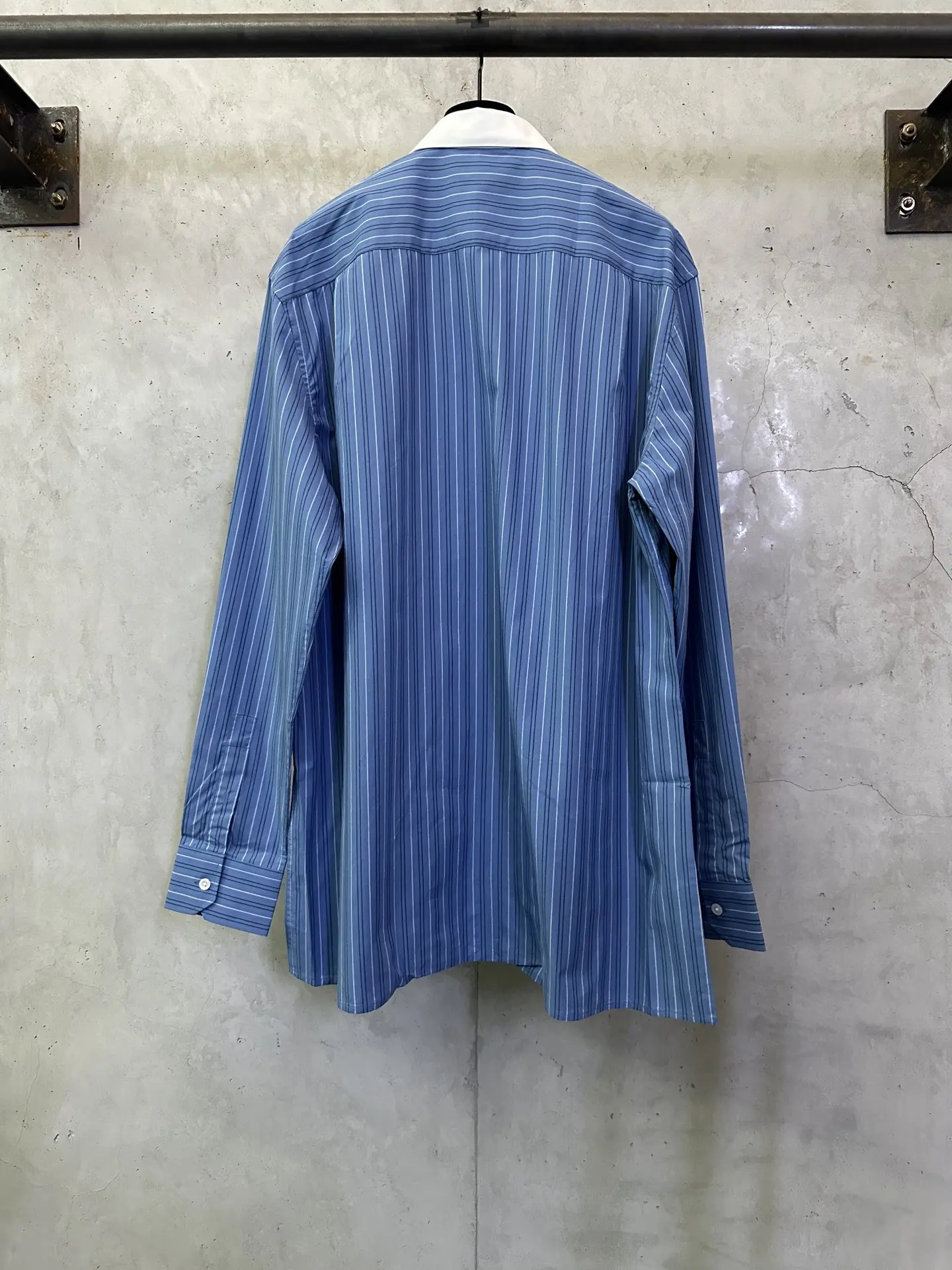 Contrast Collar Striped Cotton Shirt D30015303 — view 2