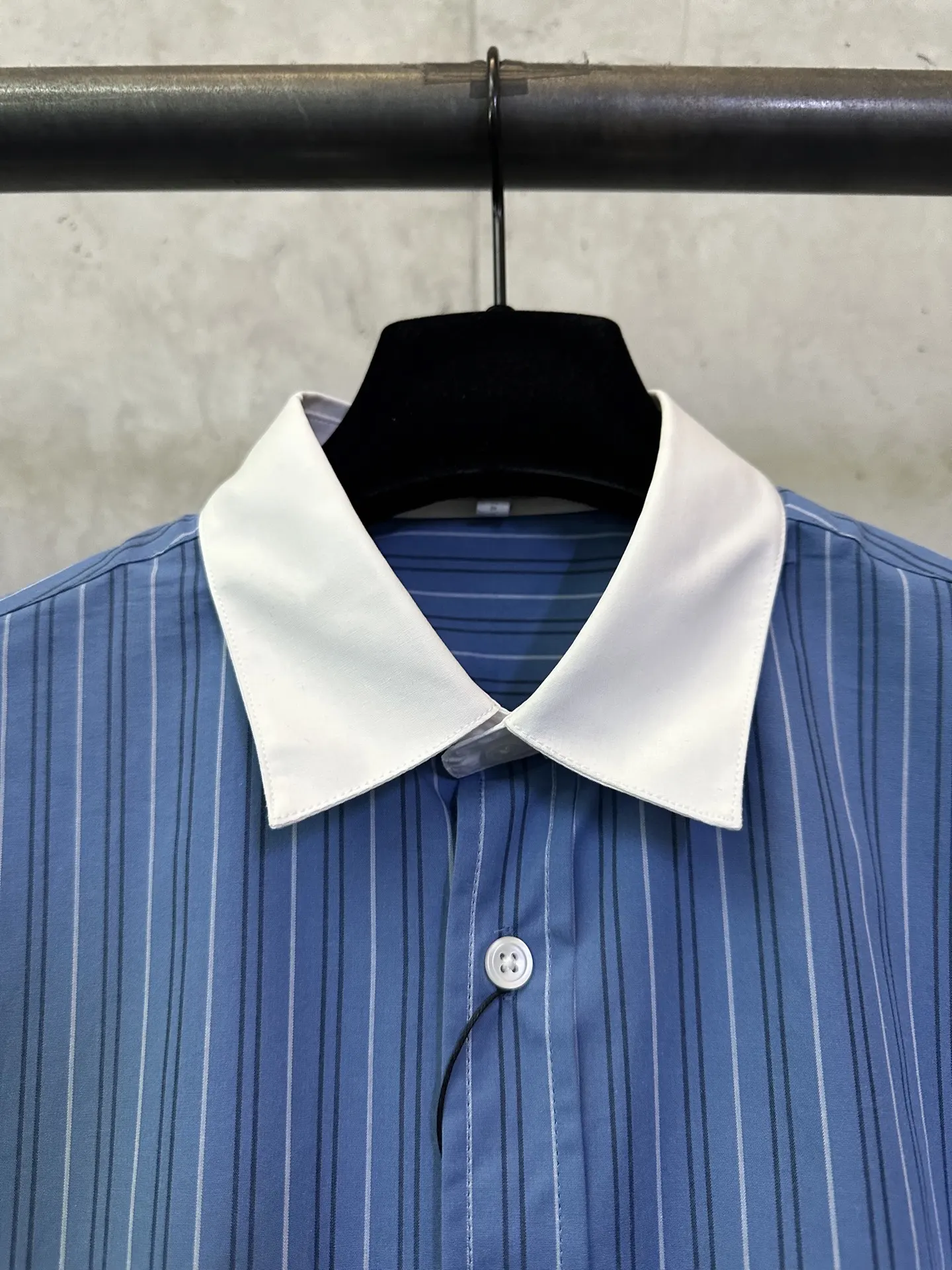Contrast Collar Striped Cotton Shirt D30015303 — view 7