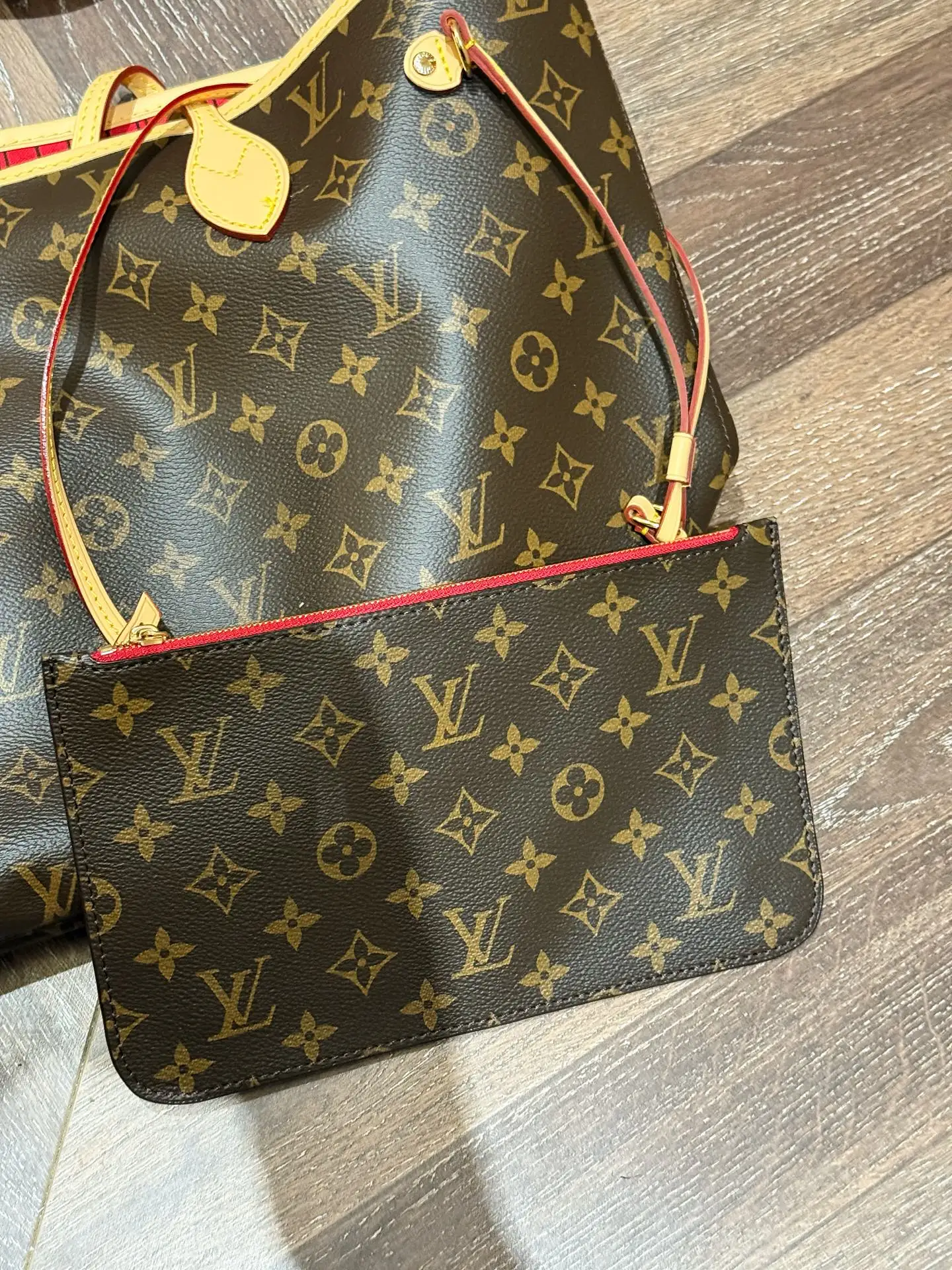 Neverfull MM Monogram Tote Bag D30018056 — view 6