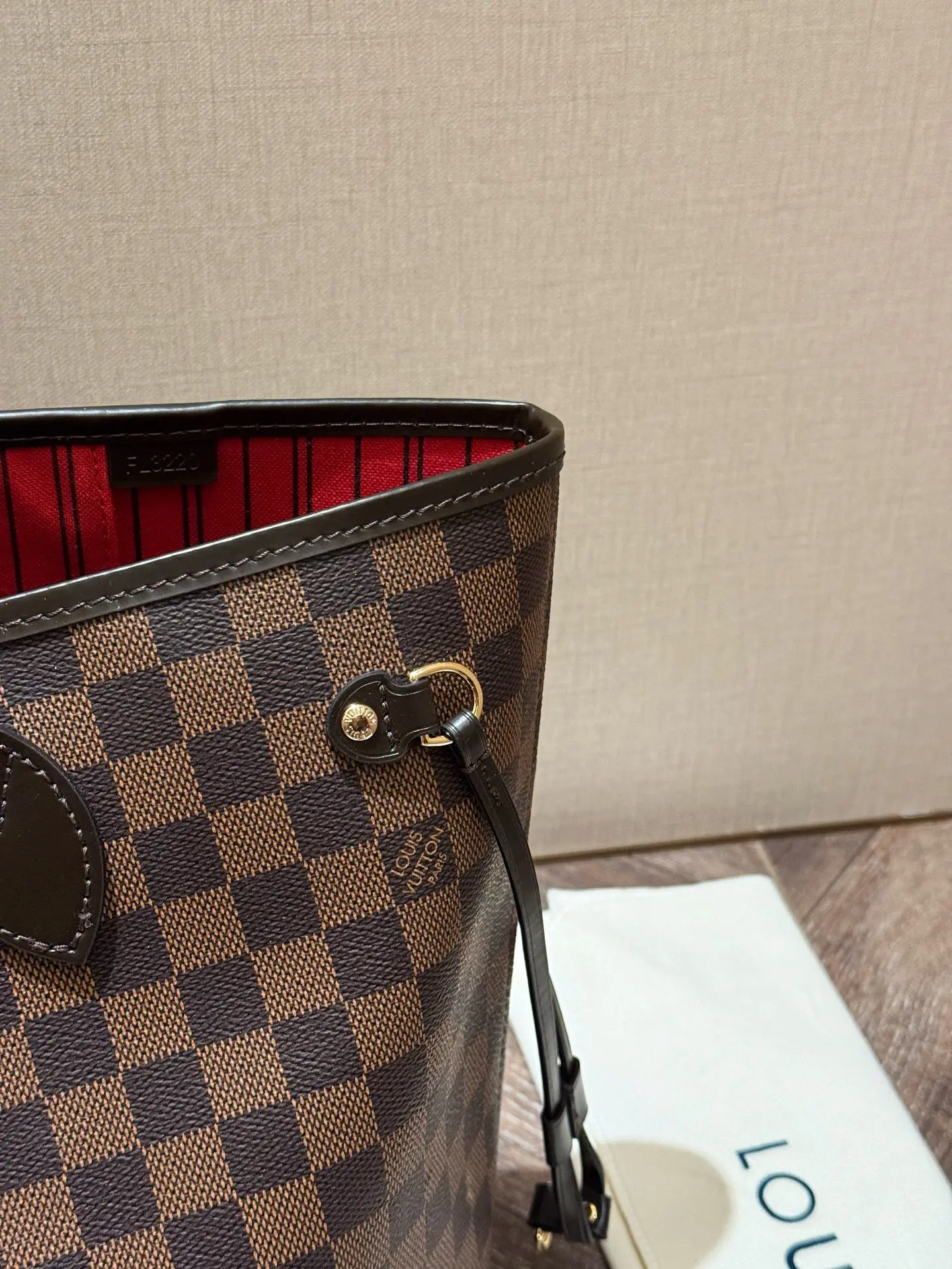 Neverfull Damier Ebene Tote Bag D30018055 — view 3