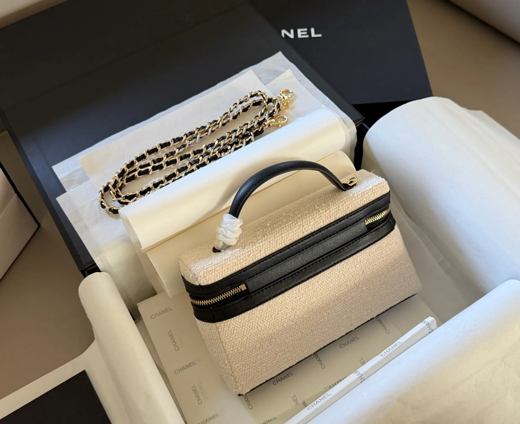Chanel Canvas Vanity Case D30018429 — view 7