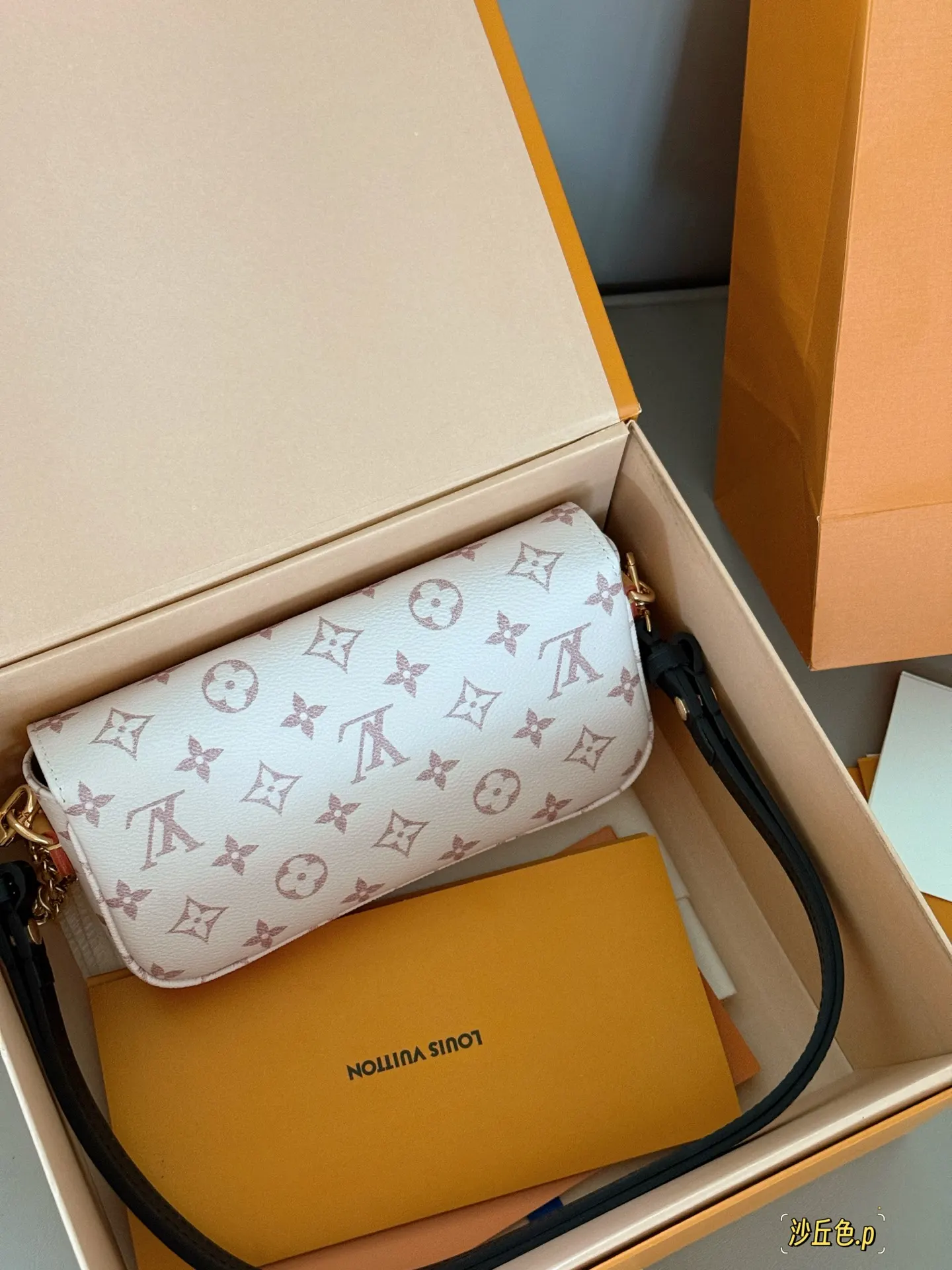 Monogram Ivy WOC Shoulder Bag D30018386 — view 4