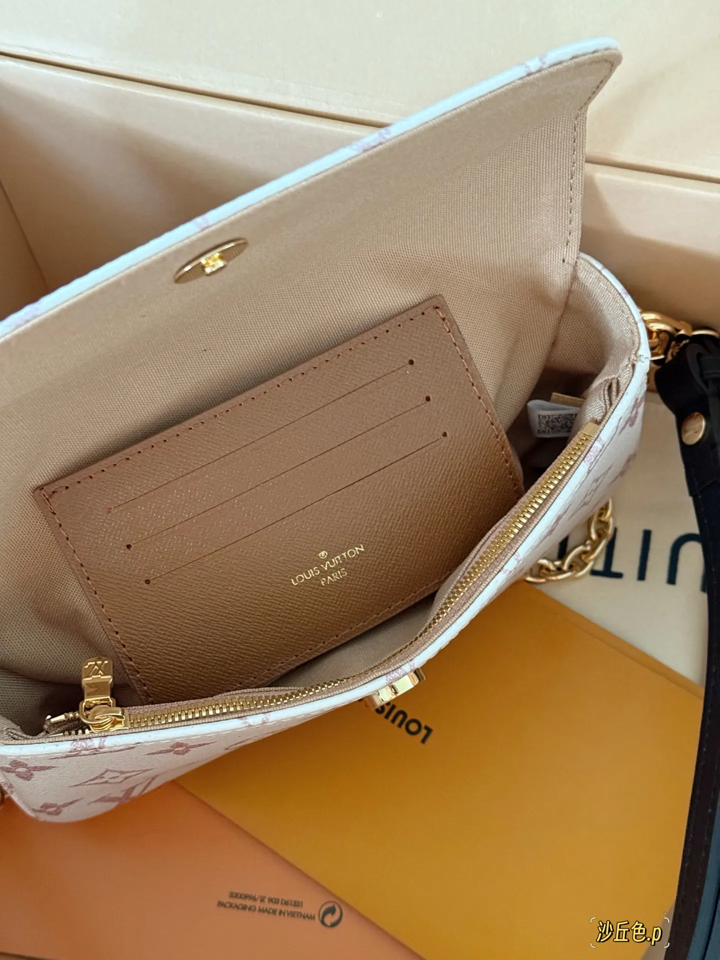 Monogram Ivy WOC Shoulder Bag D30018386 — view 9