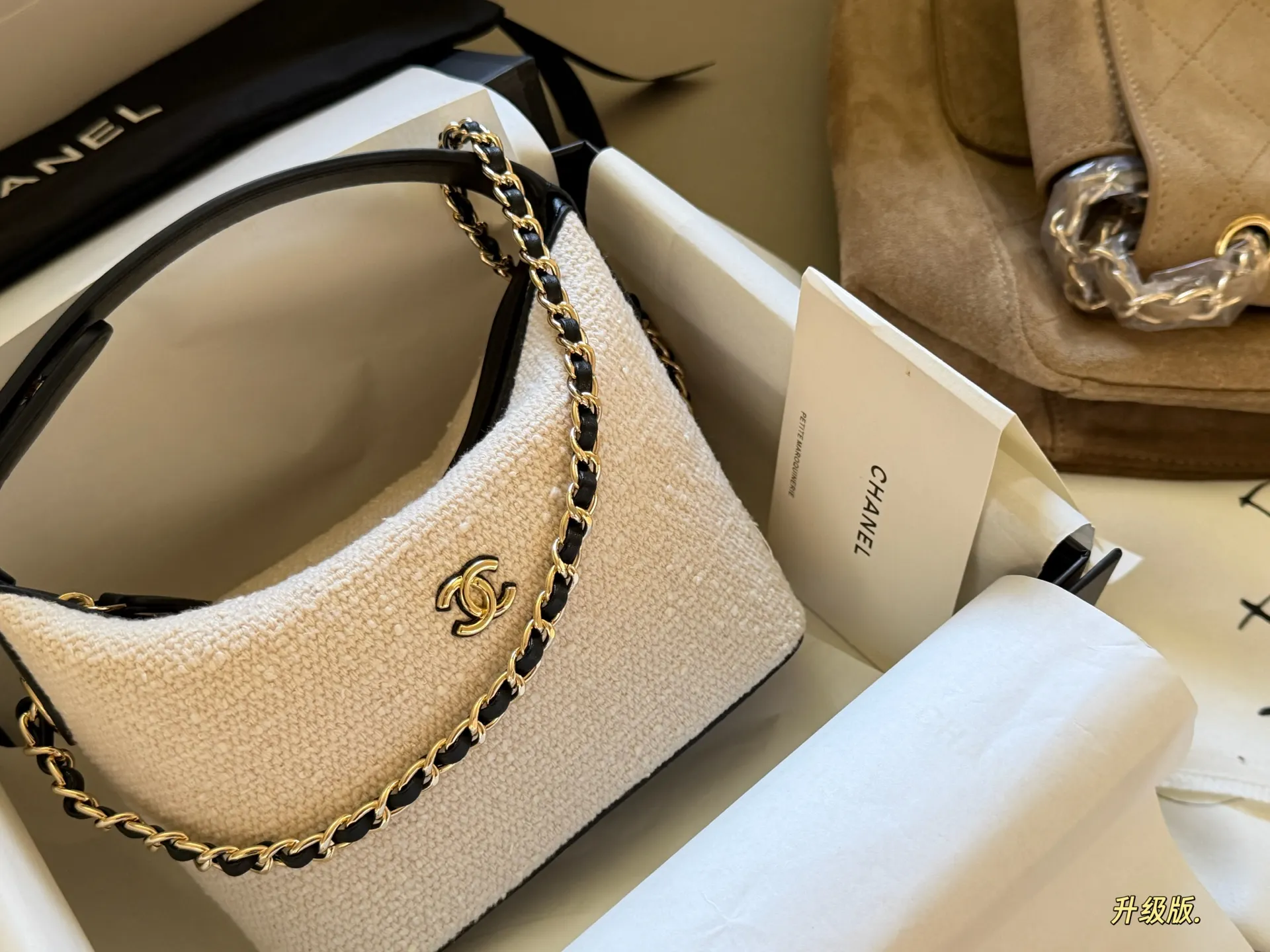 Chanel 25B Tweed Lunch Box Bag D30018427 — view 3