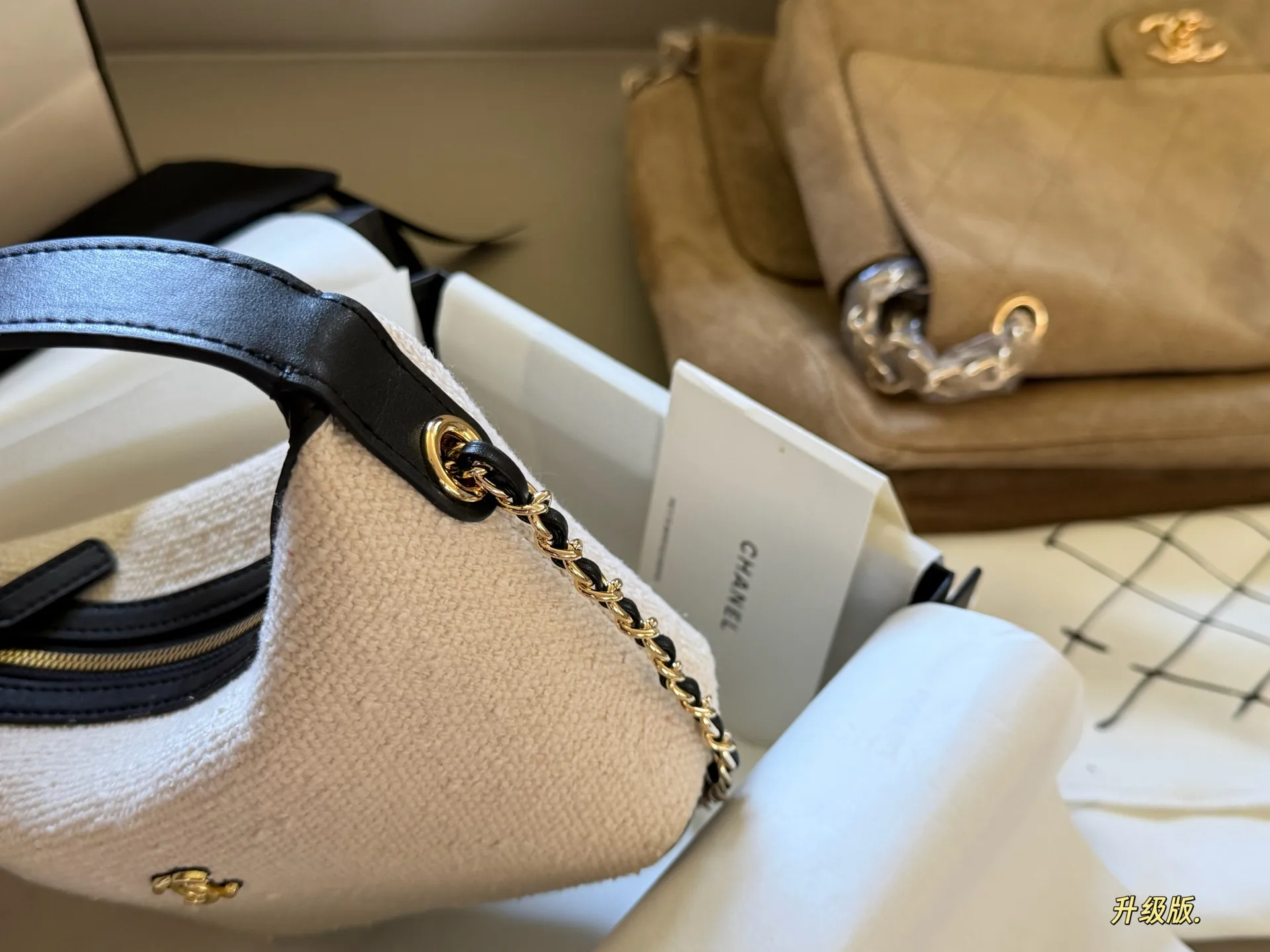 Chanel 25B Tweed Lunch Box Bag D30018427 — view 5
