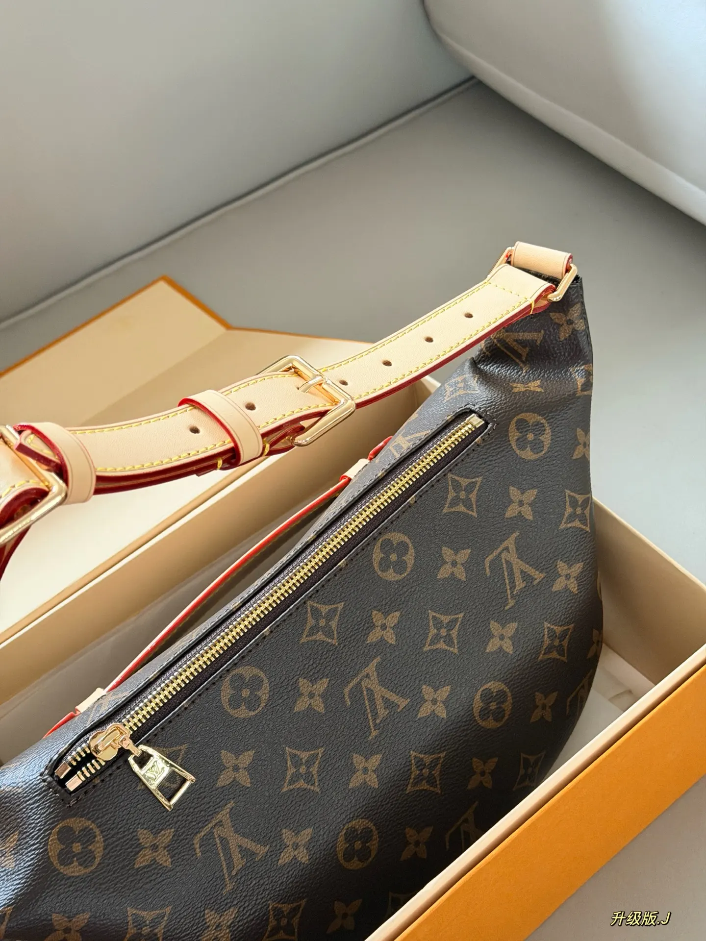 Monogram Canvas Bumbag D30018326 — view 6