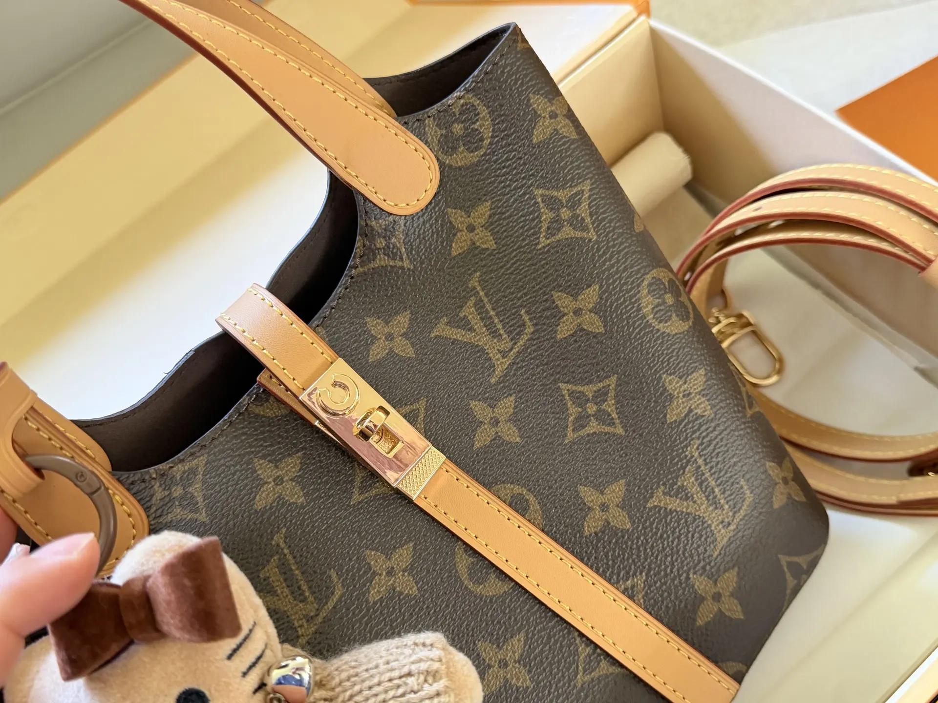 Monogram Canvas All In BB Bucket Bag D30018482 — view 3