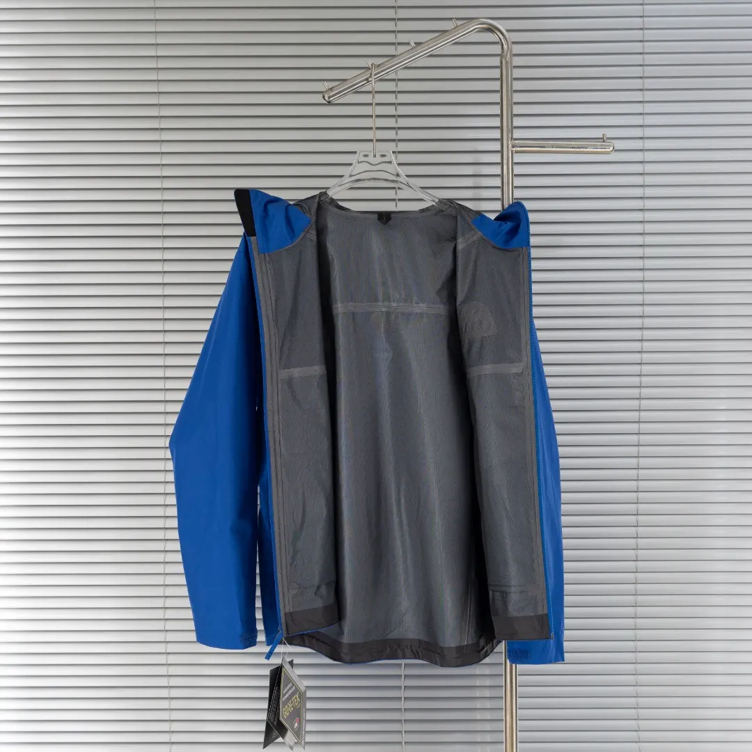 Beta LT GORE-TEX Hooded Shell Jacket D30023658 — view 3