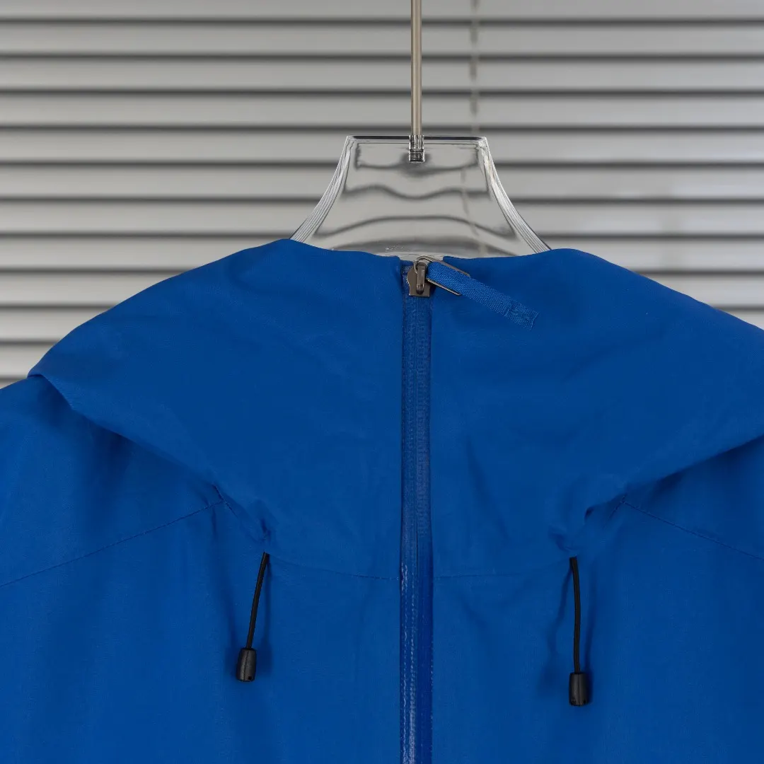 Beta LT GORE-TEX Hooded Shell Jacket D30023658 — view 4