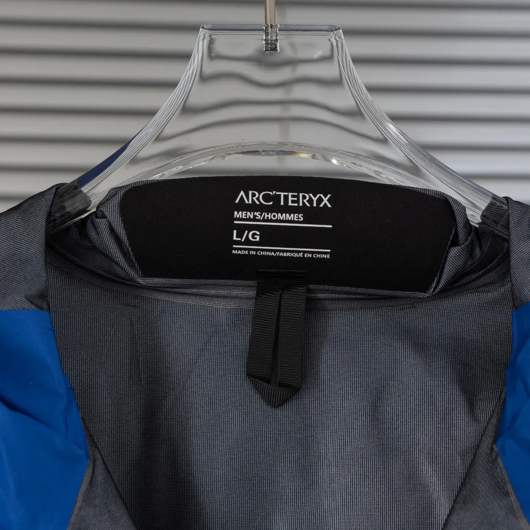 Beta LT GORE-TEX Hooded Shell Jacket D30023658 — view 12