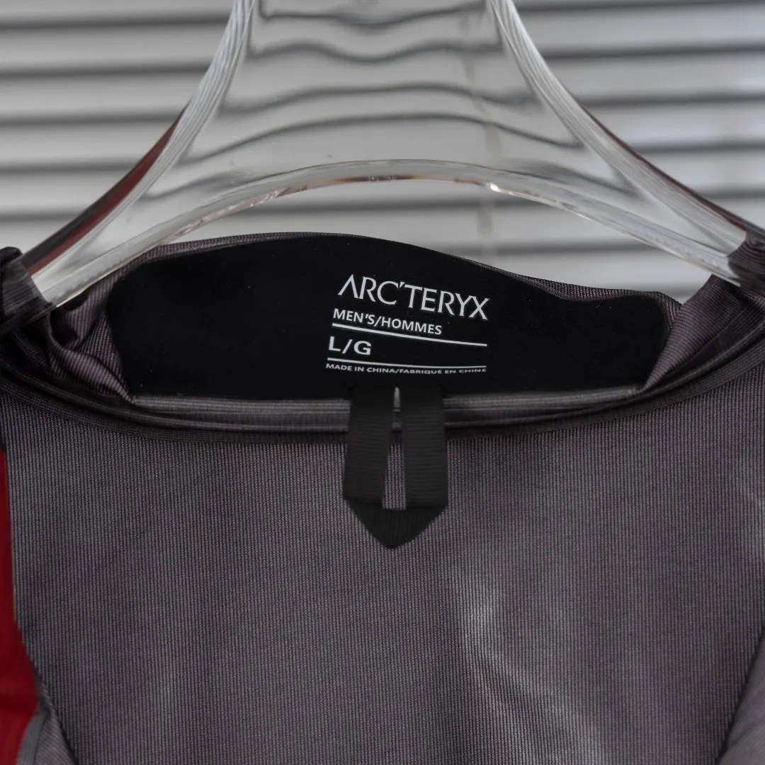 Beta LT GORE-TEX Hooded Shell Jacket D30023654 — view 12