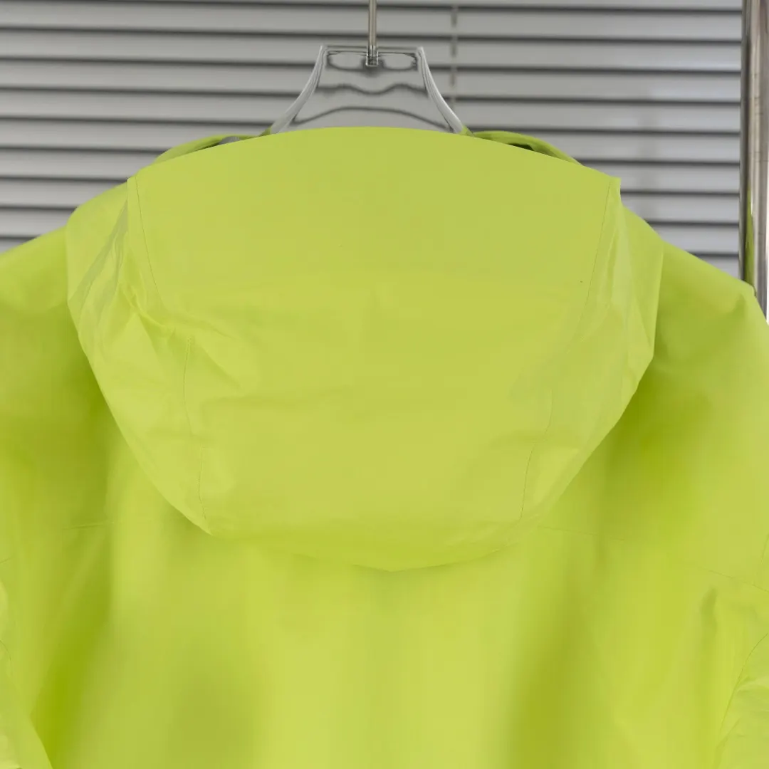 Beta LT GORE-TEX Hooded Shell Jacket D30023657 — view 12