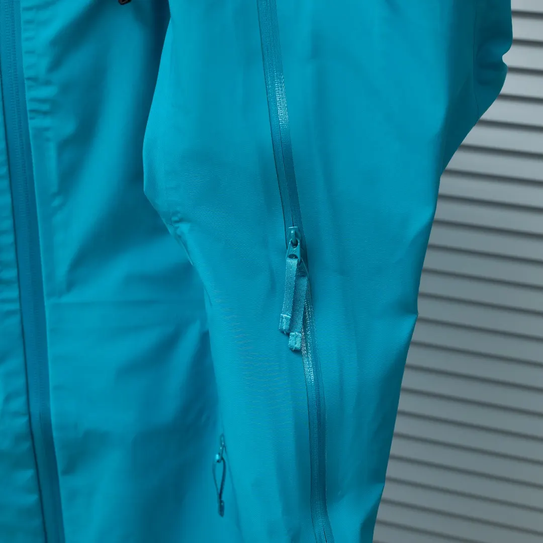 Beta LT GORE-TEX Hooded Shell Jacket D30023644 — view 10