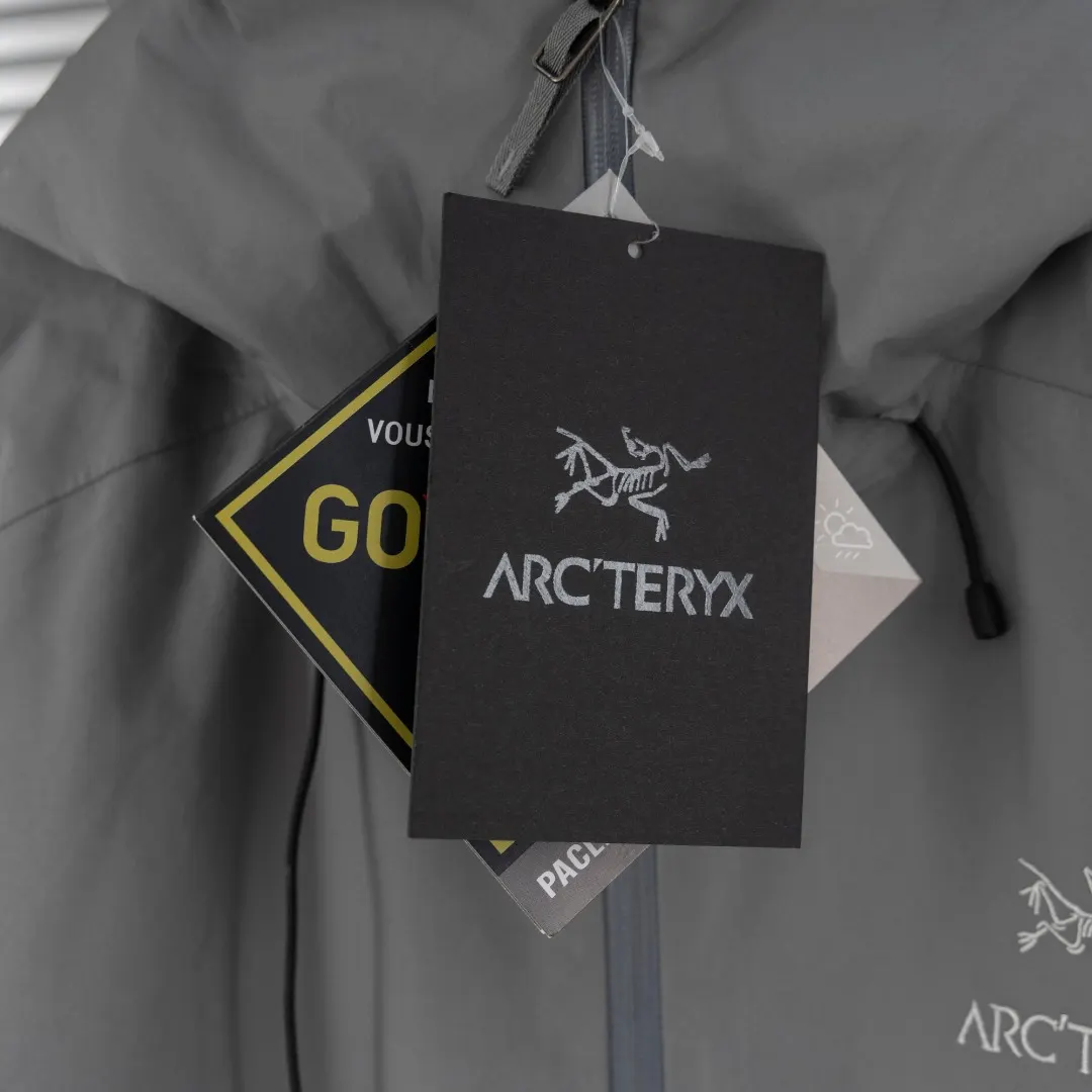 Beta LT GORE-TEX Hooded Shell Jacket D30023653 — view 11