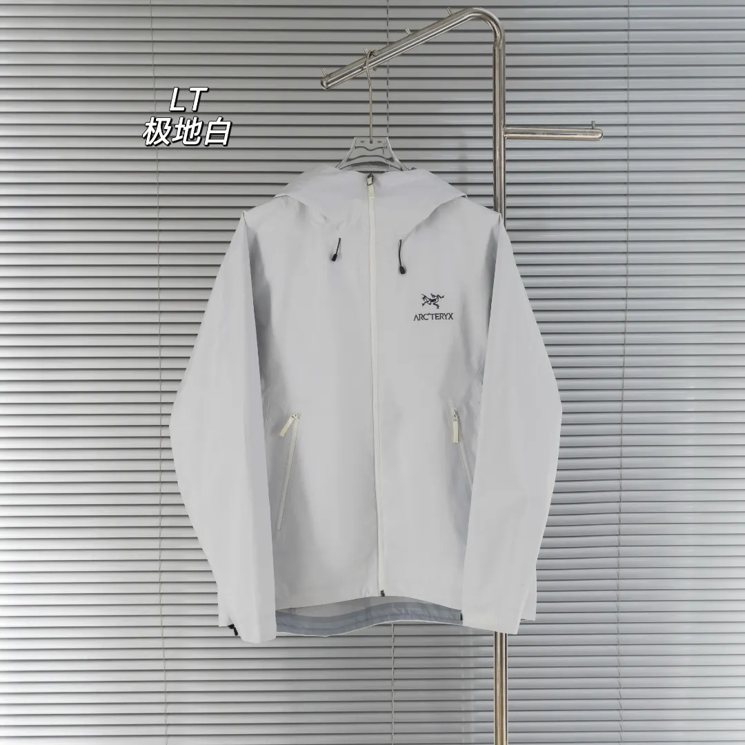Beta LT GORE-TEX Hooded Shell Jacket D30023649