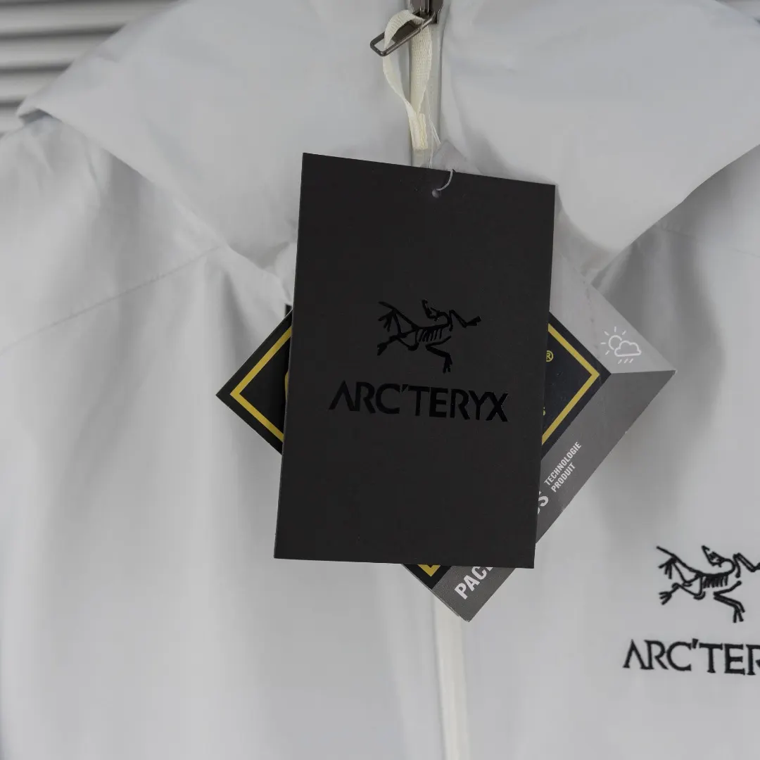 Beta LT GORE-TEX Hooded Shell Jacket D30023649 — view 11