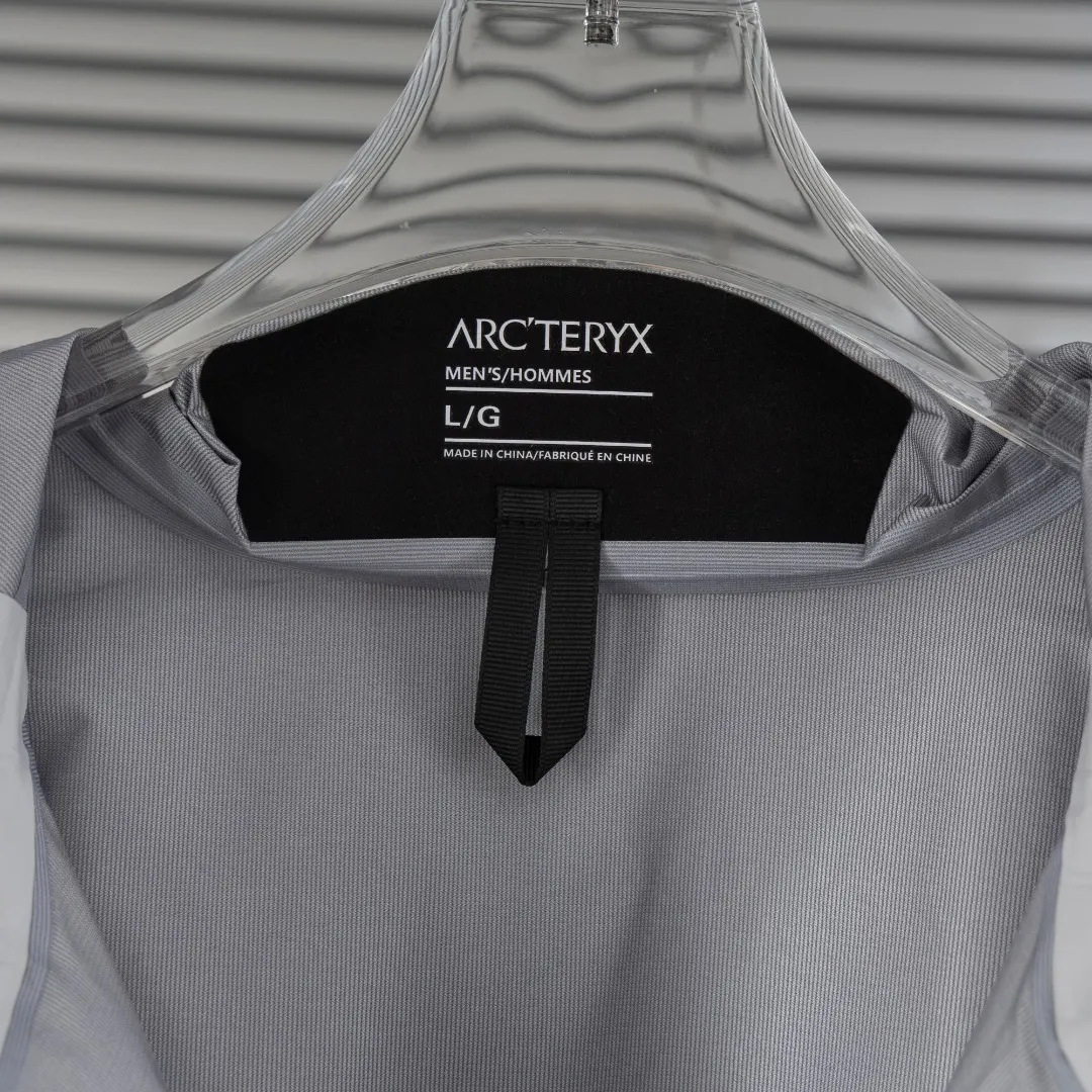 Beta LT GORE-TEX Hooded Shell Jacket D30023649 — view 12