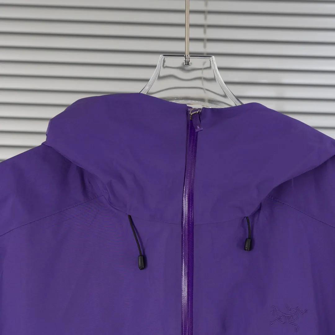 Beta LT GORE-TEX Hooded Shell Jacket D30023646 — view 4