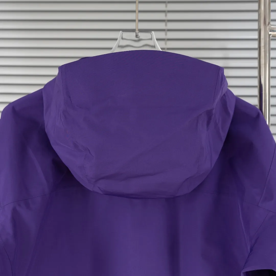 Beta LT GORE-TEX Hooded Shell Jacket D30023646 — view 13