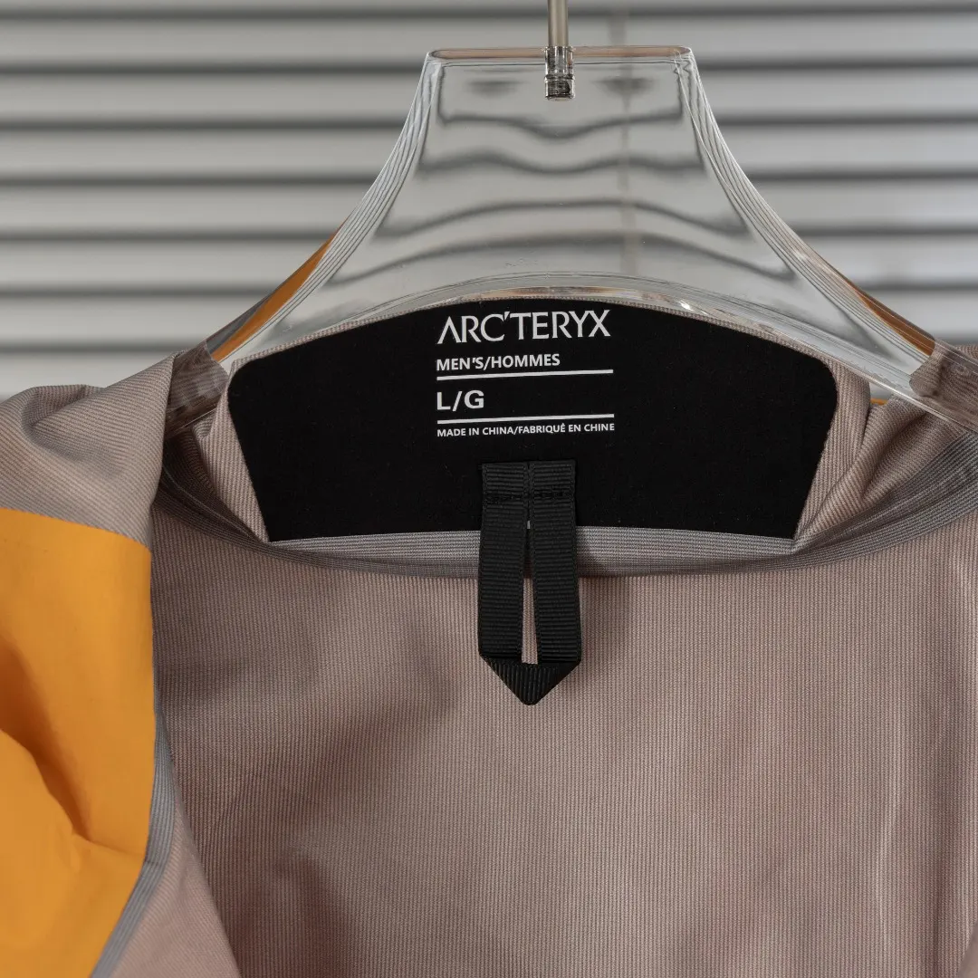 Beta LT GORE-TEX Hooded Shell Jacket D30023659 — view 12