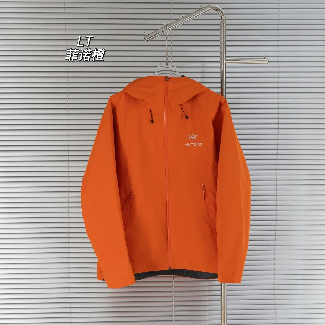 Arc'teryx Beta LT GORE-TEX Hooded Jacket D30023656