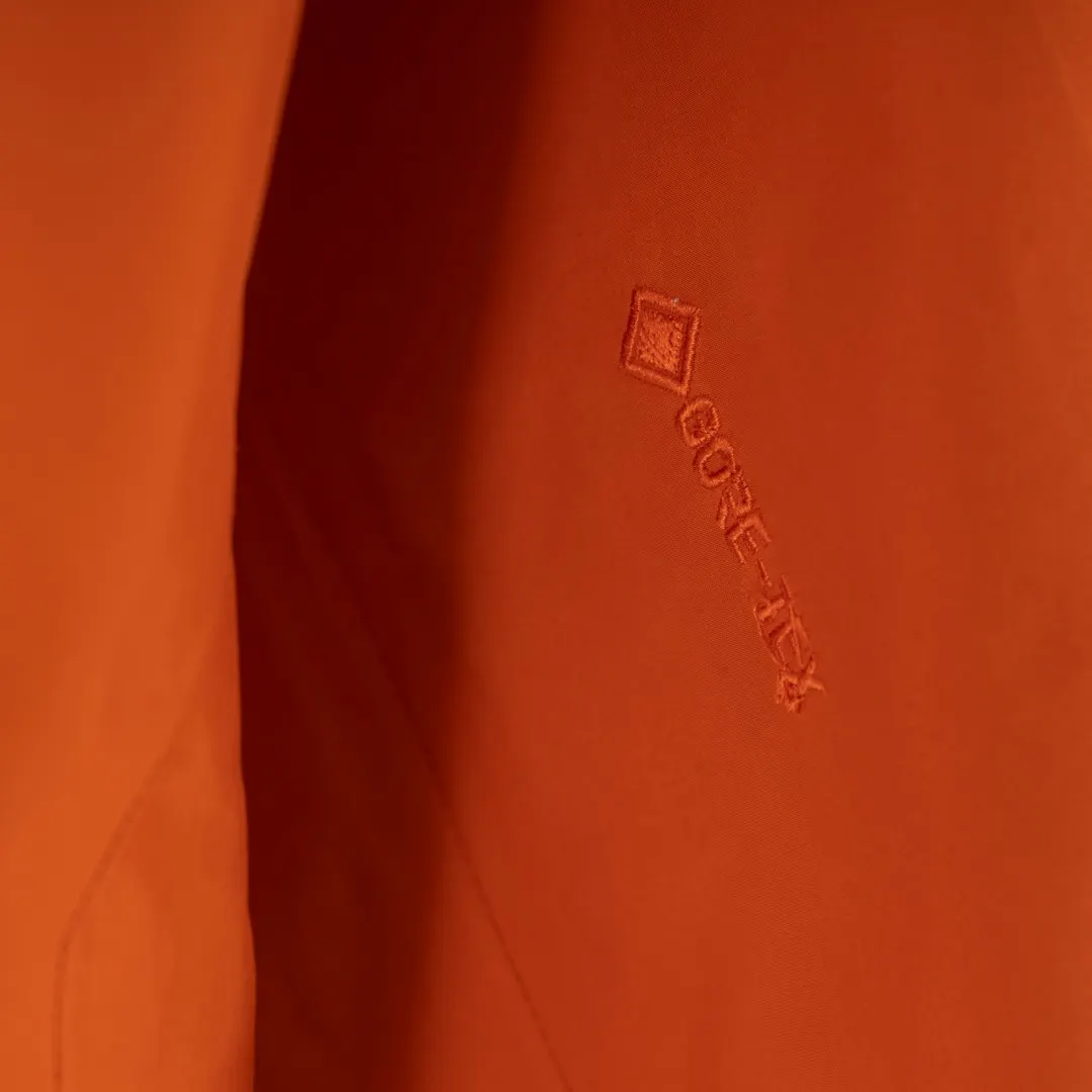Arc'teryx Beta LT GORE-TEX Hooded Jacket D30023656 — view 9