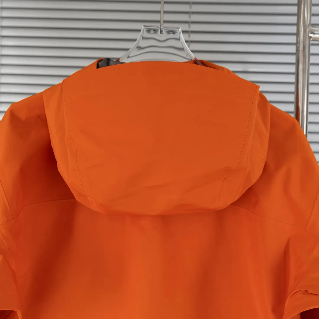 Arc'teryx Beta LT GORE-TEX Hooded Jacket D30023656 — view 13