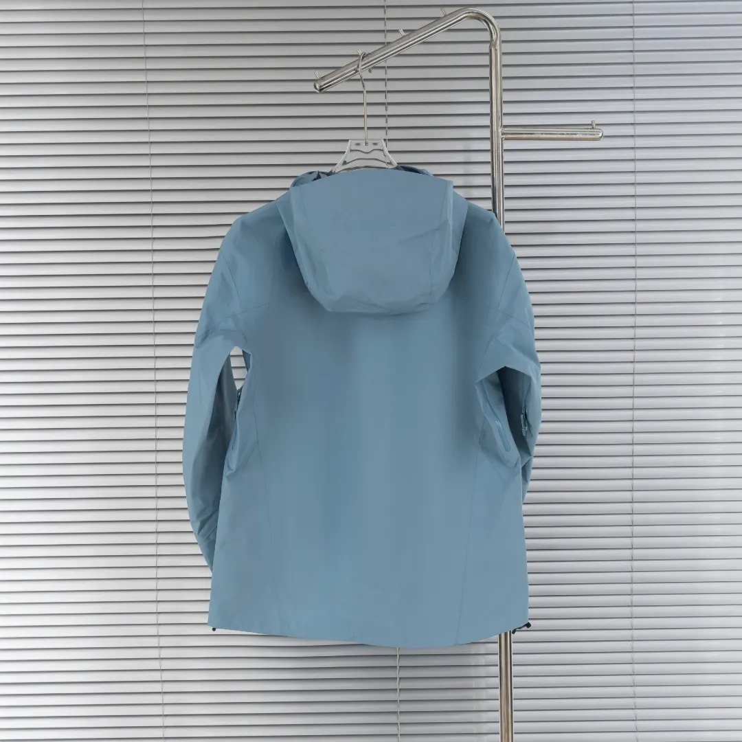 Beta LT GORE-TEX Hooded Shell Jacket D30023645 — view 2