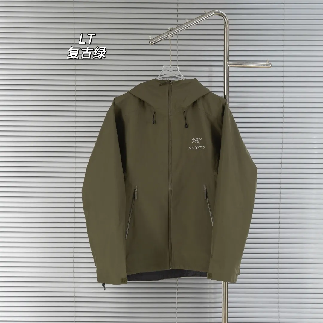 Beta LT GORE-TEX Hooded Jacket D30023651