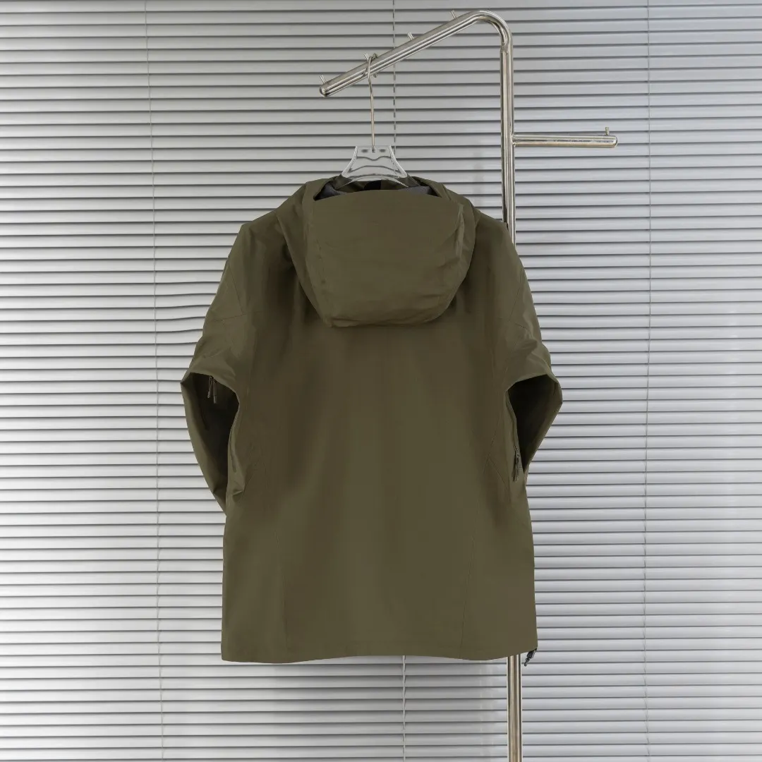 Beta LT GORE-TEX Hooded Jacket D30023651 — view 2