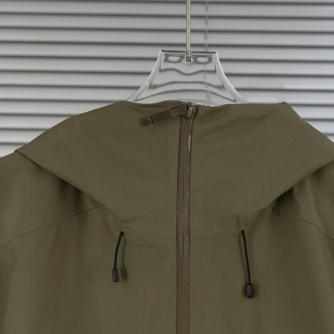 Beta LT GORE-TEX Hooded Jacket D30023651 — view 4