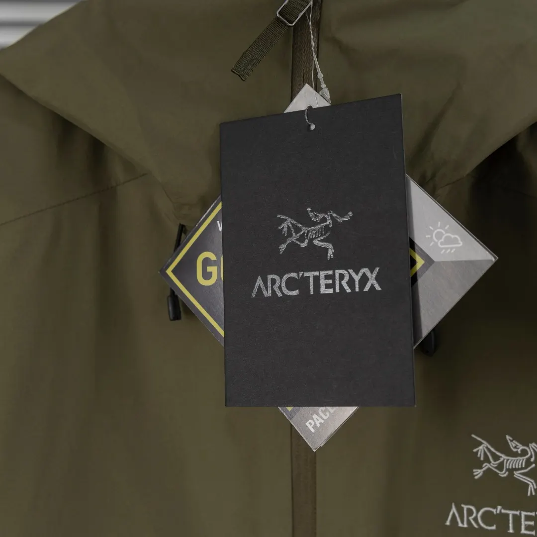 Beta LT GORE-TEX Hooded Jacket D30023651 — view 11