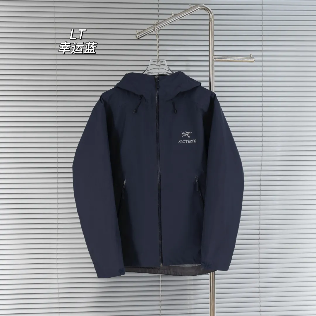 Beta LT GORE-TEX Hooded Jacket D30023648