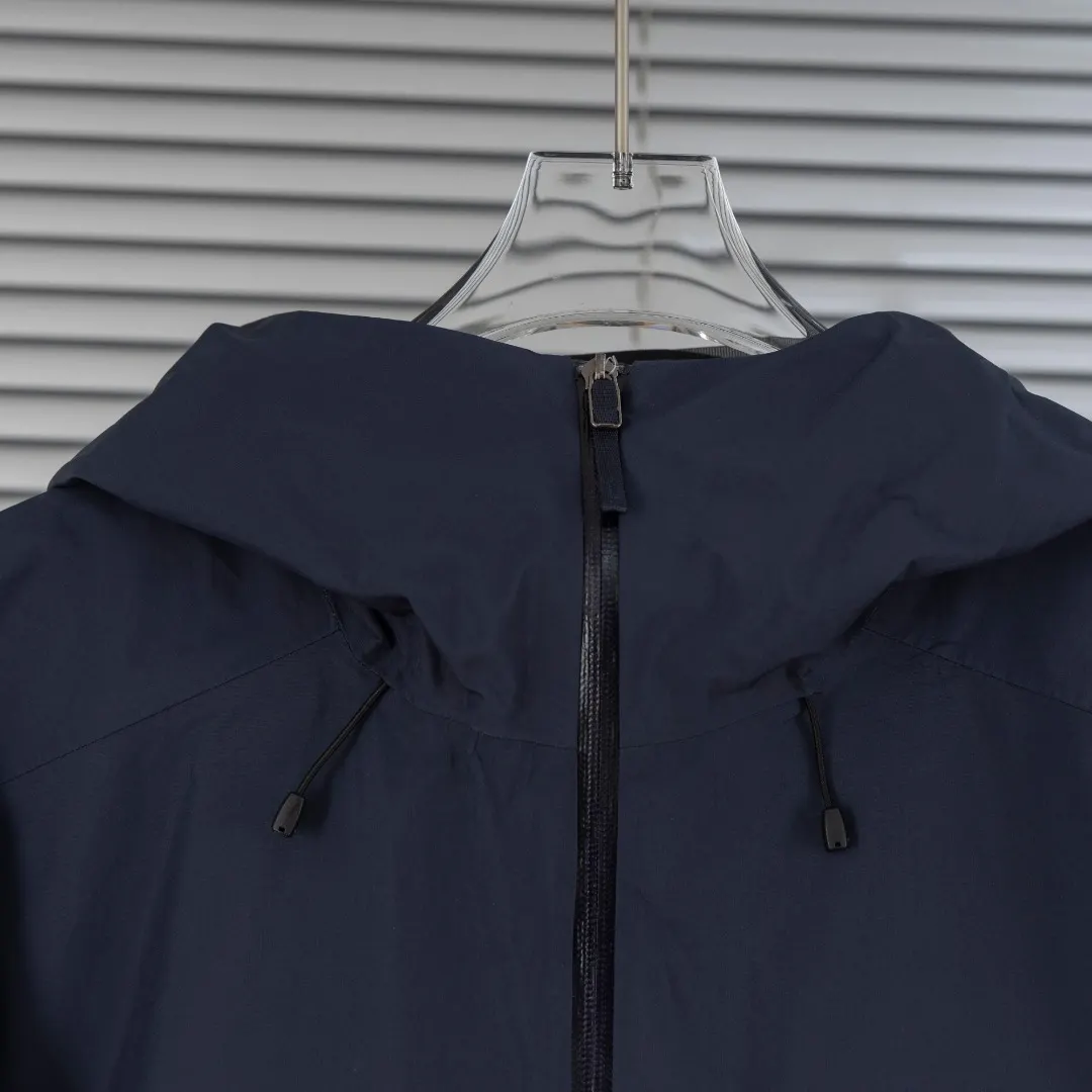Beta LT GORE-TEX Hooded Jacket D30023648 — view 4
