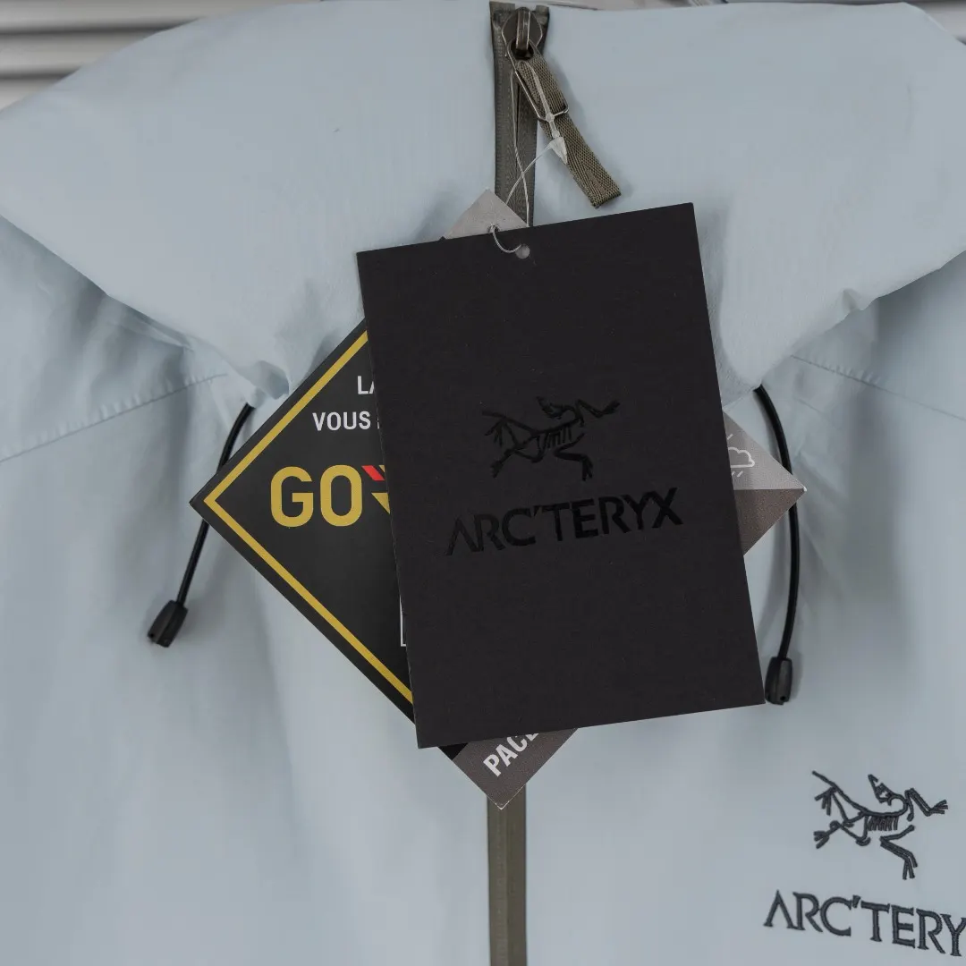 Beta LT GORE-TEX Hooded Jacket D30023647 — view 11