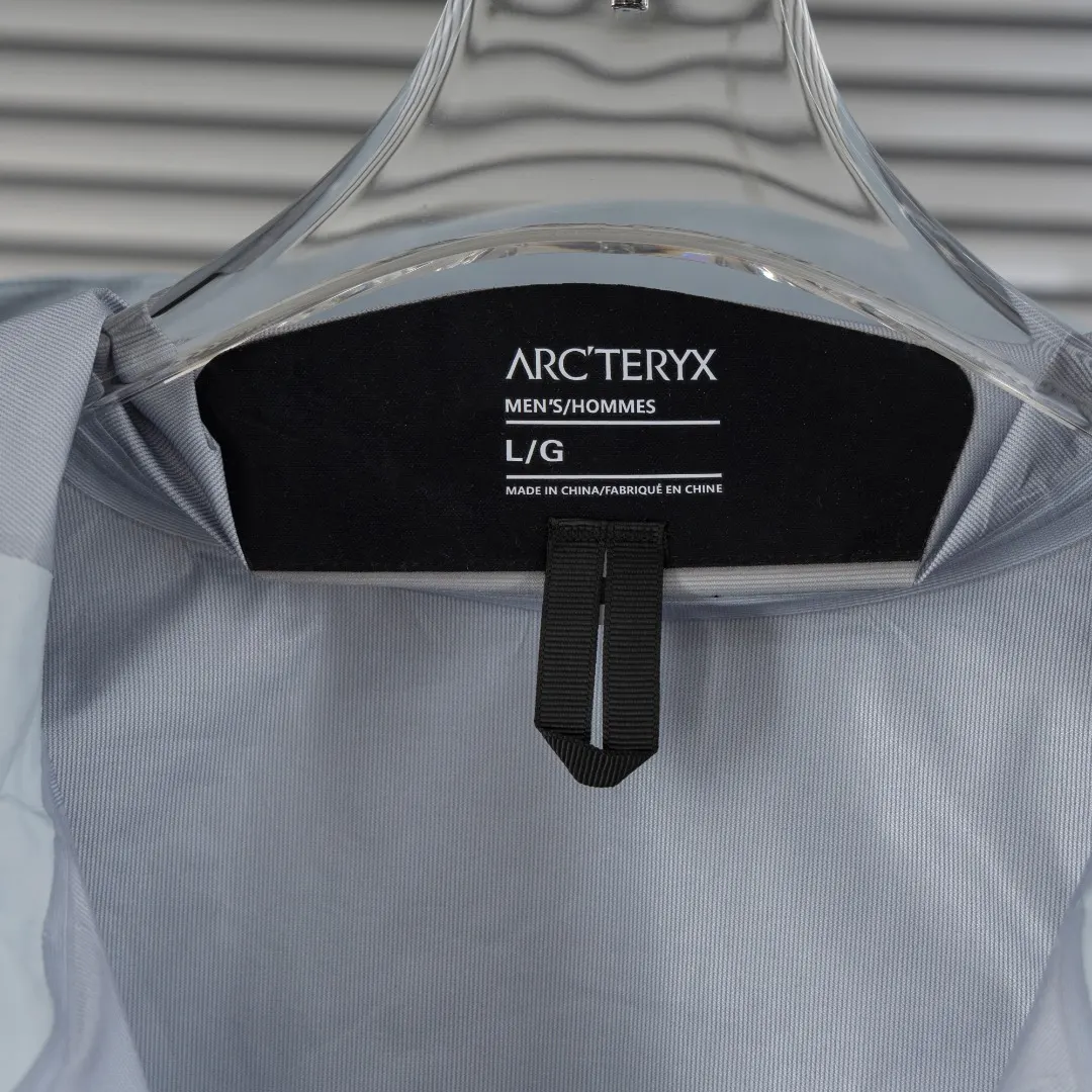 Beta LT GORE-TEX Hooded Jacket D30023647 — view 12