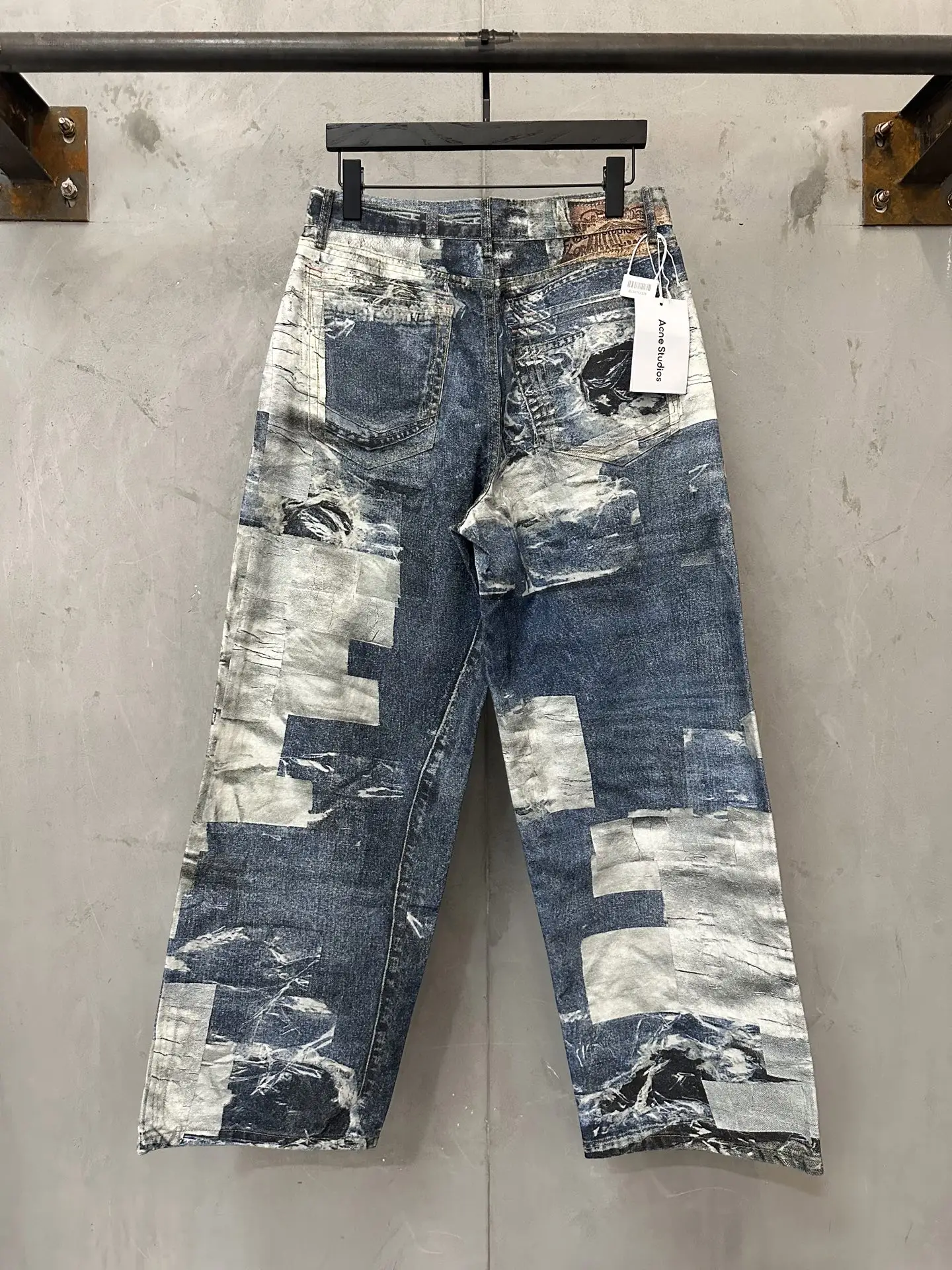 Trompe L'oeil Print Straight-Leg Jeans D31022227 — view 2