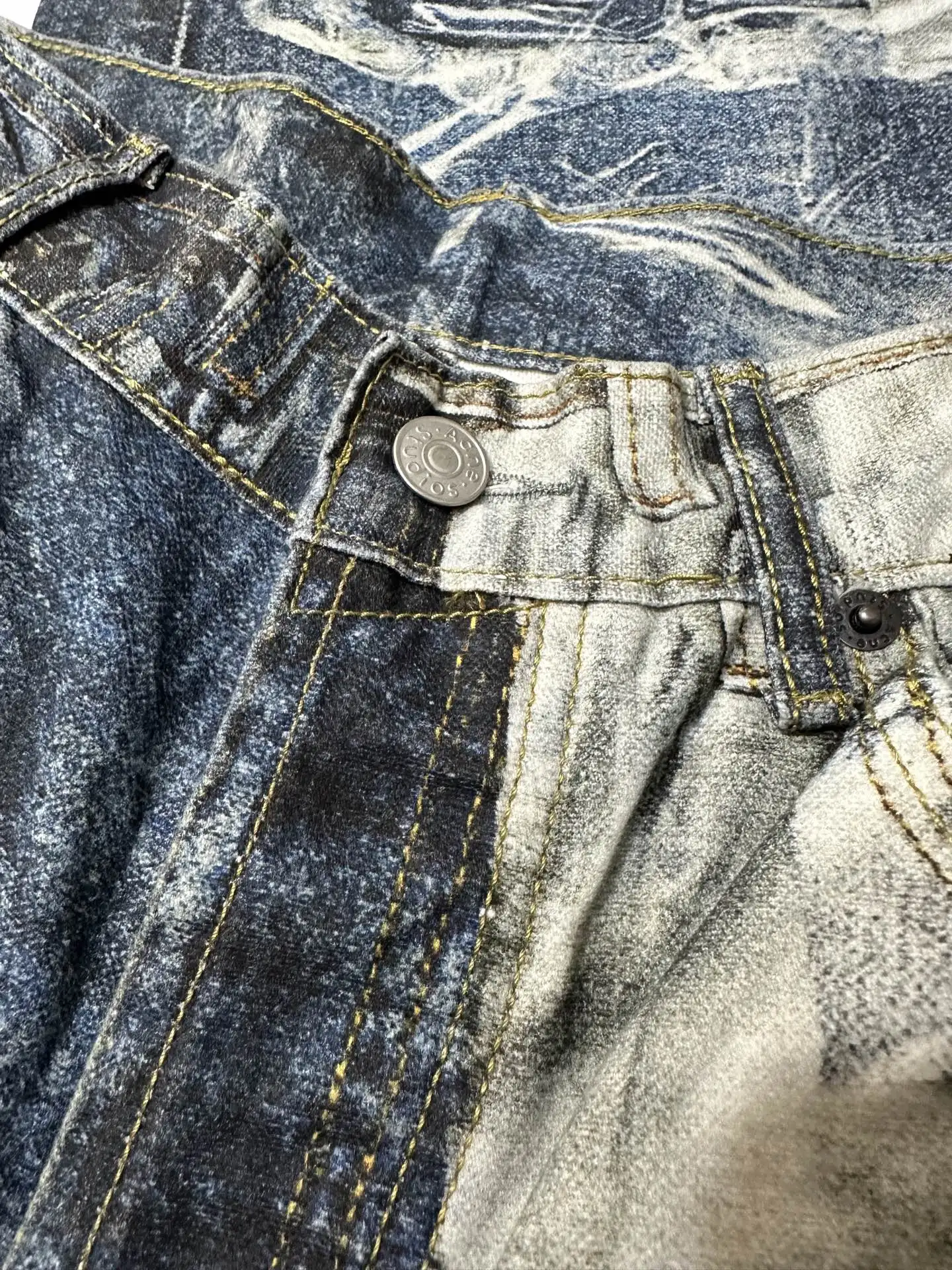 Trompe L'oeil Print Straight-Leg Jeans D31022227 — view 5