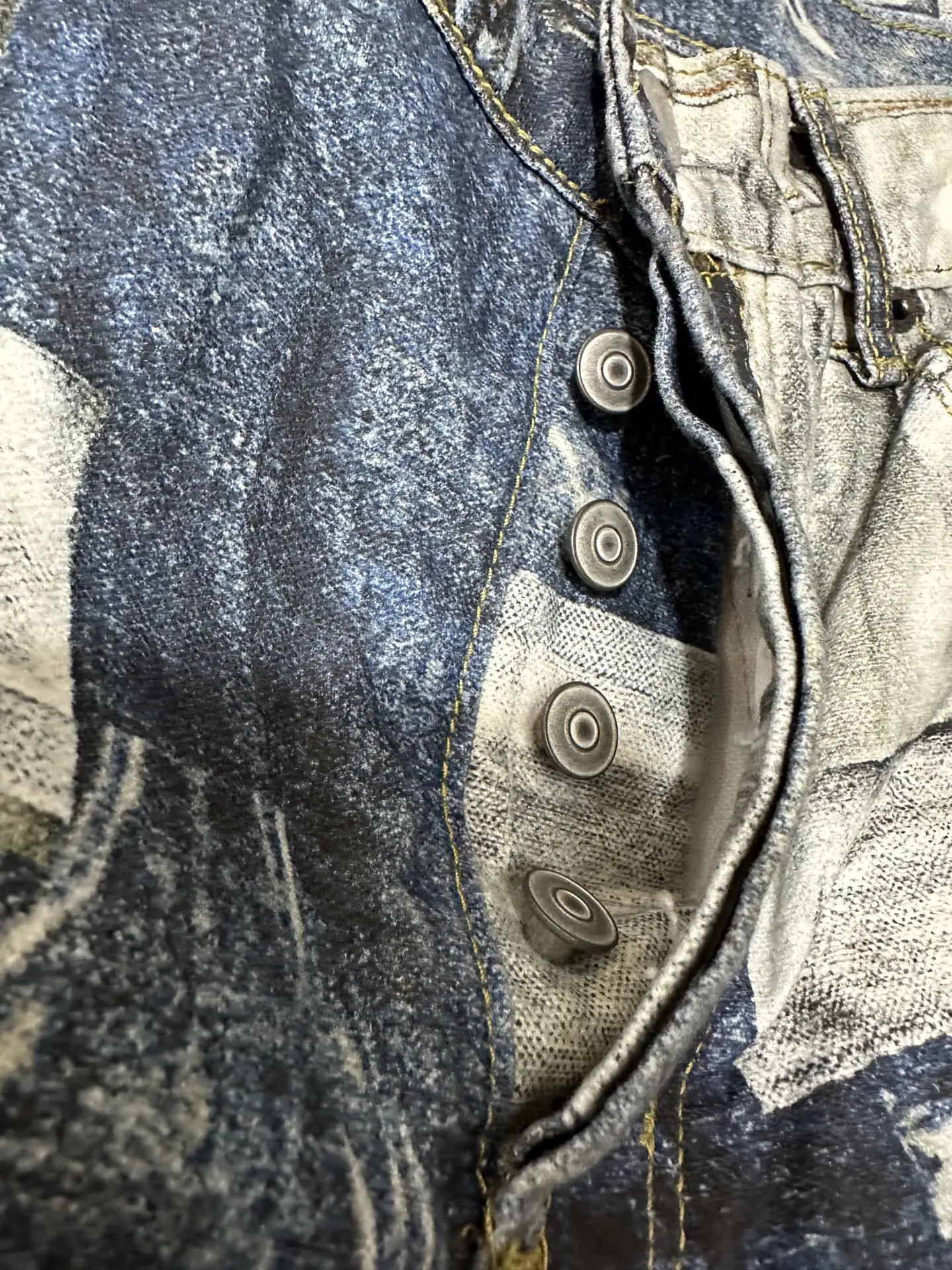 Trompe L'oeil Print Straight-Leg Jeans D31022227 — view 6