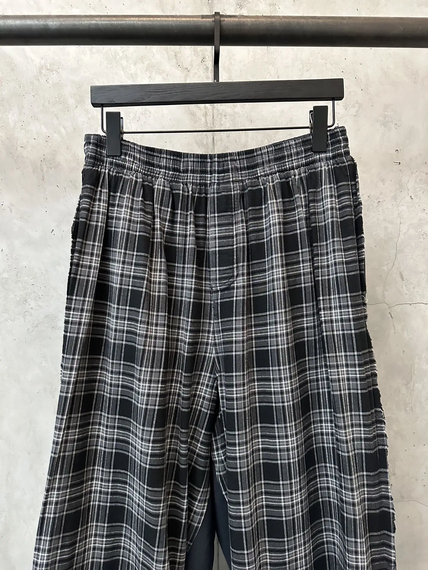Plaid Paneled Wide-Leg Trousers D31011924 — view 3