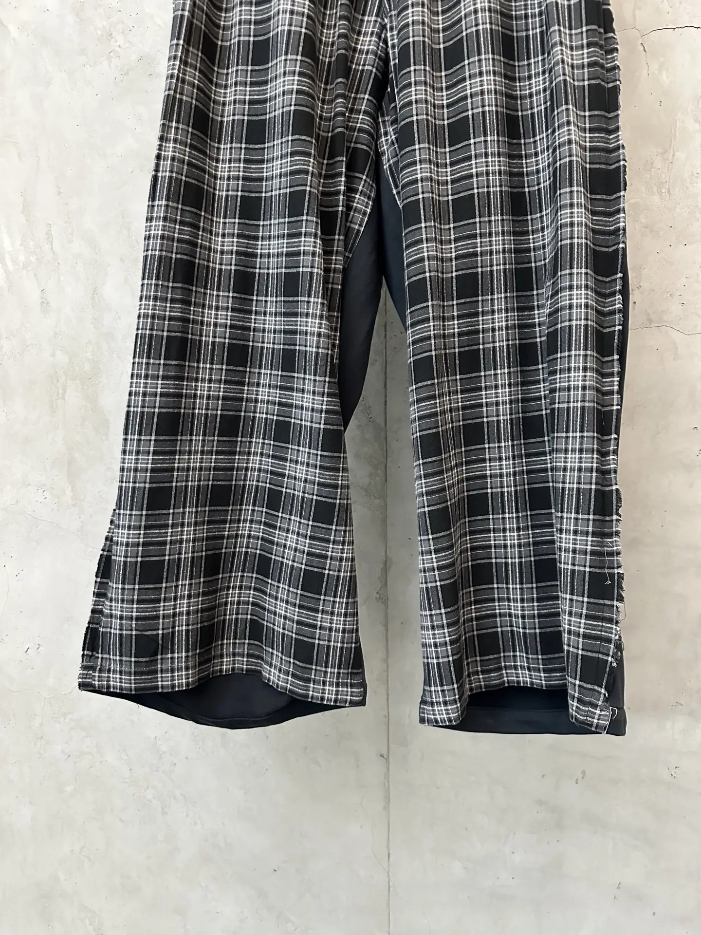 Plaid Paneled Wide-Leg Trousers D31011924 — view 4