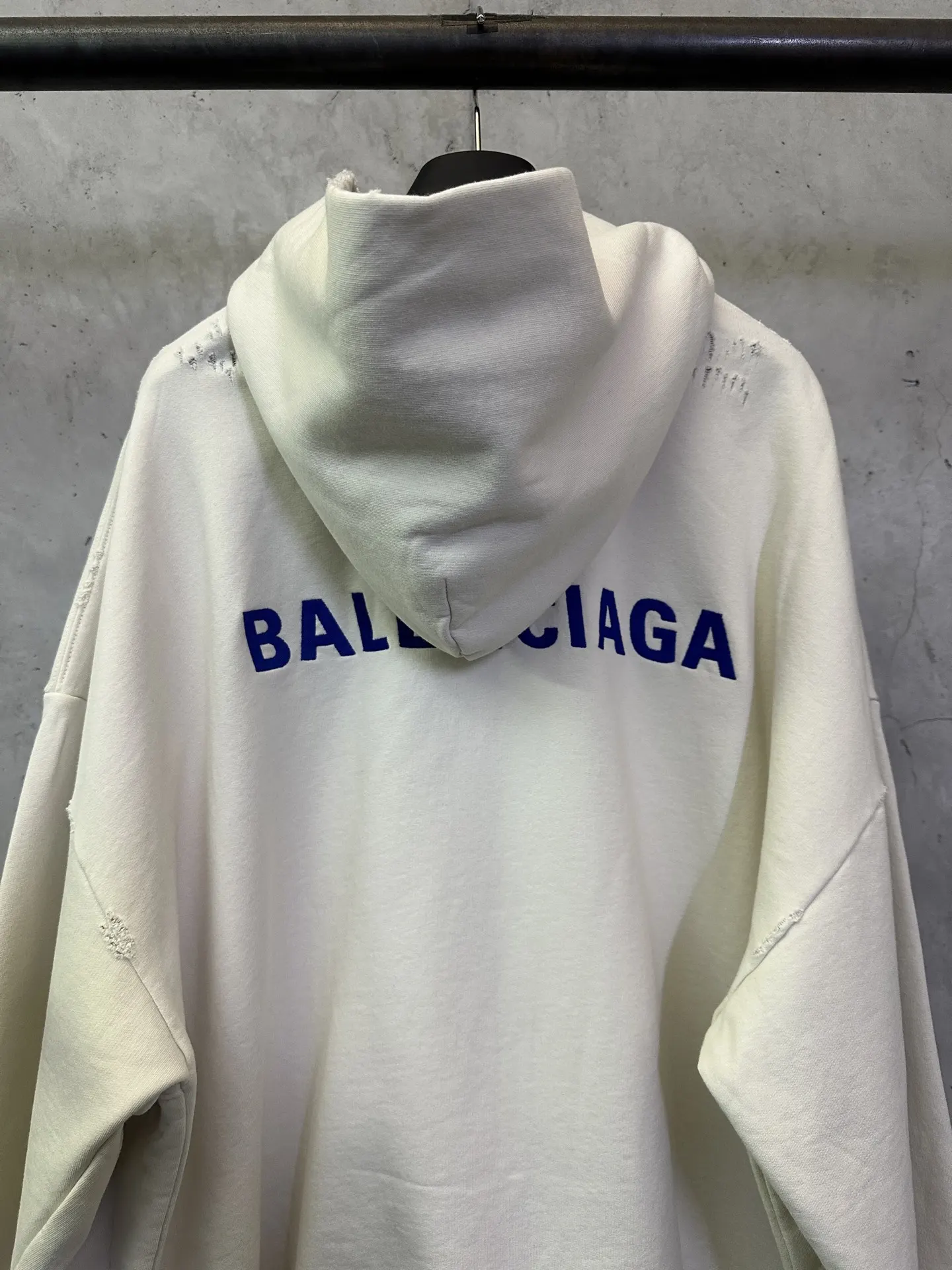 Logo-Embroidered Distressed Zip-Up Hoodie D31011498 — view 5