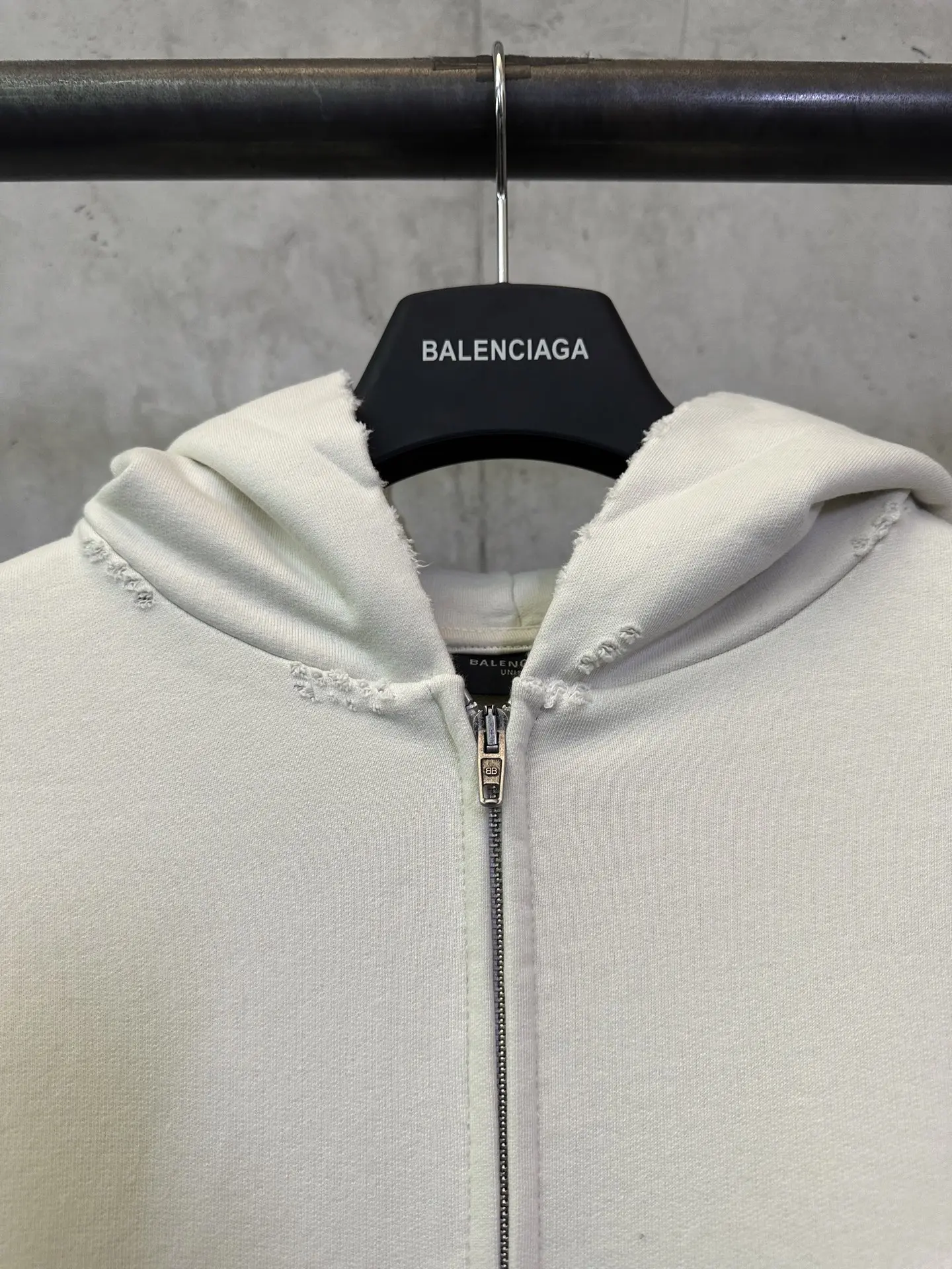Logo-Embroidered Distressed Zip-Up Hoodie D31011498 — view 7