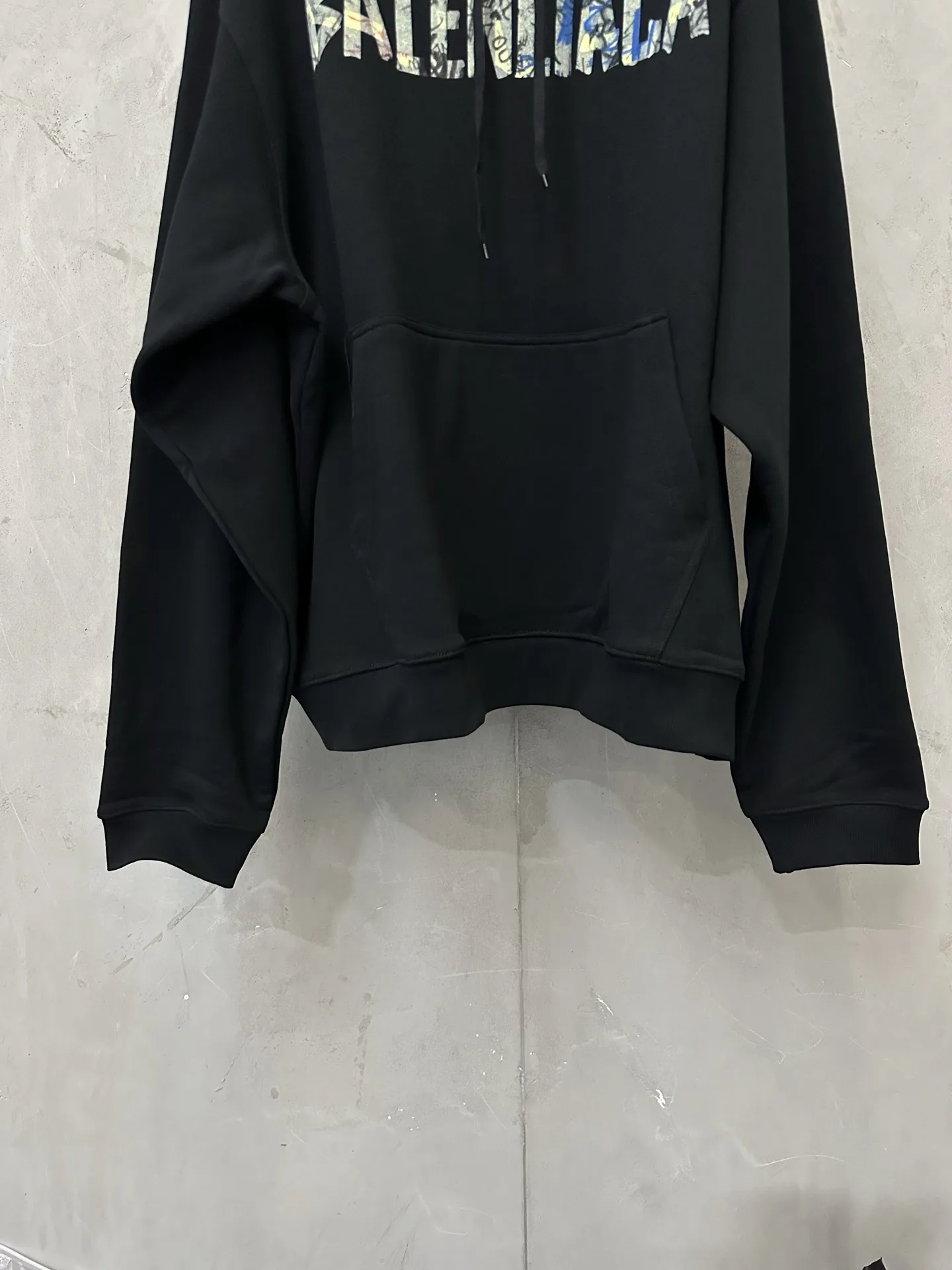 Graffiti Tape Logo Oversized Hoodie D31020524 — view 4